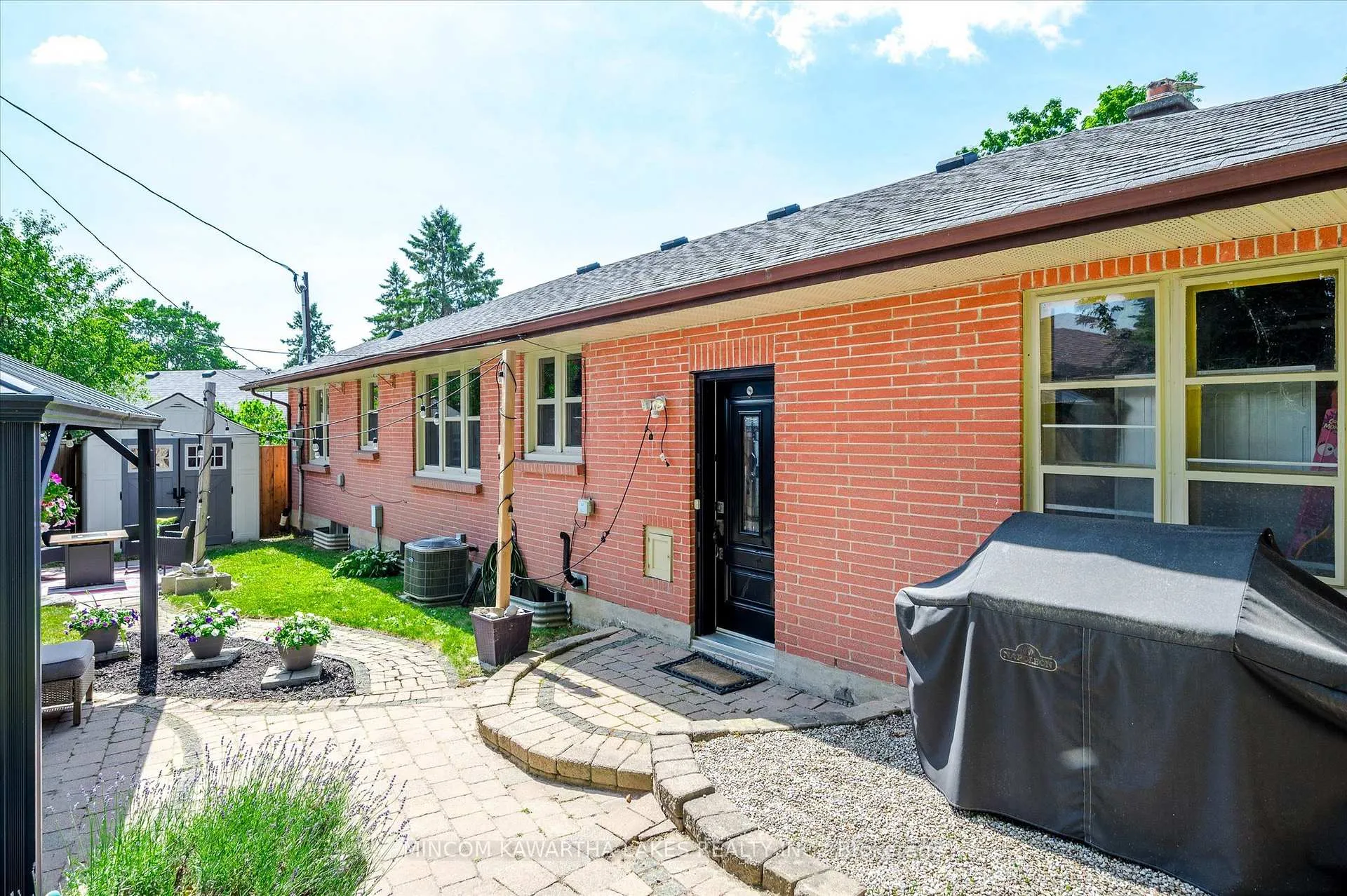 Photo 38 of 676 Victory Crescent, Peterborough, Town Ward 3 — HOMEH