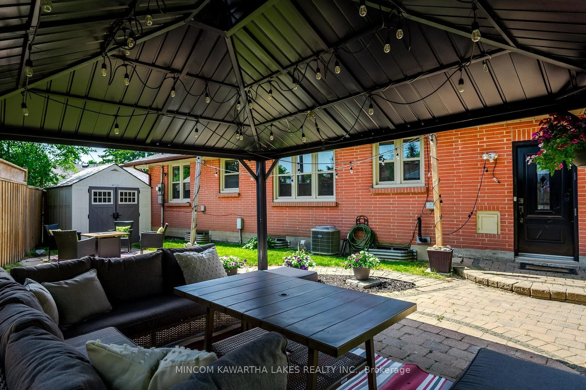 Photo 45 of 676 Victory Crescent, Peterborough, Town Ward 3 — HOMEH