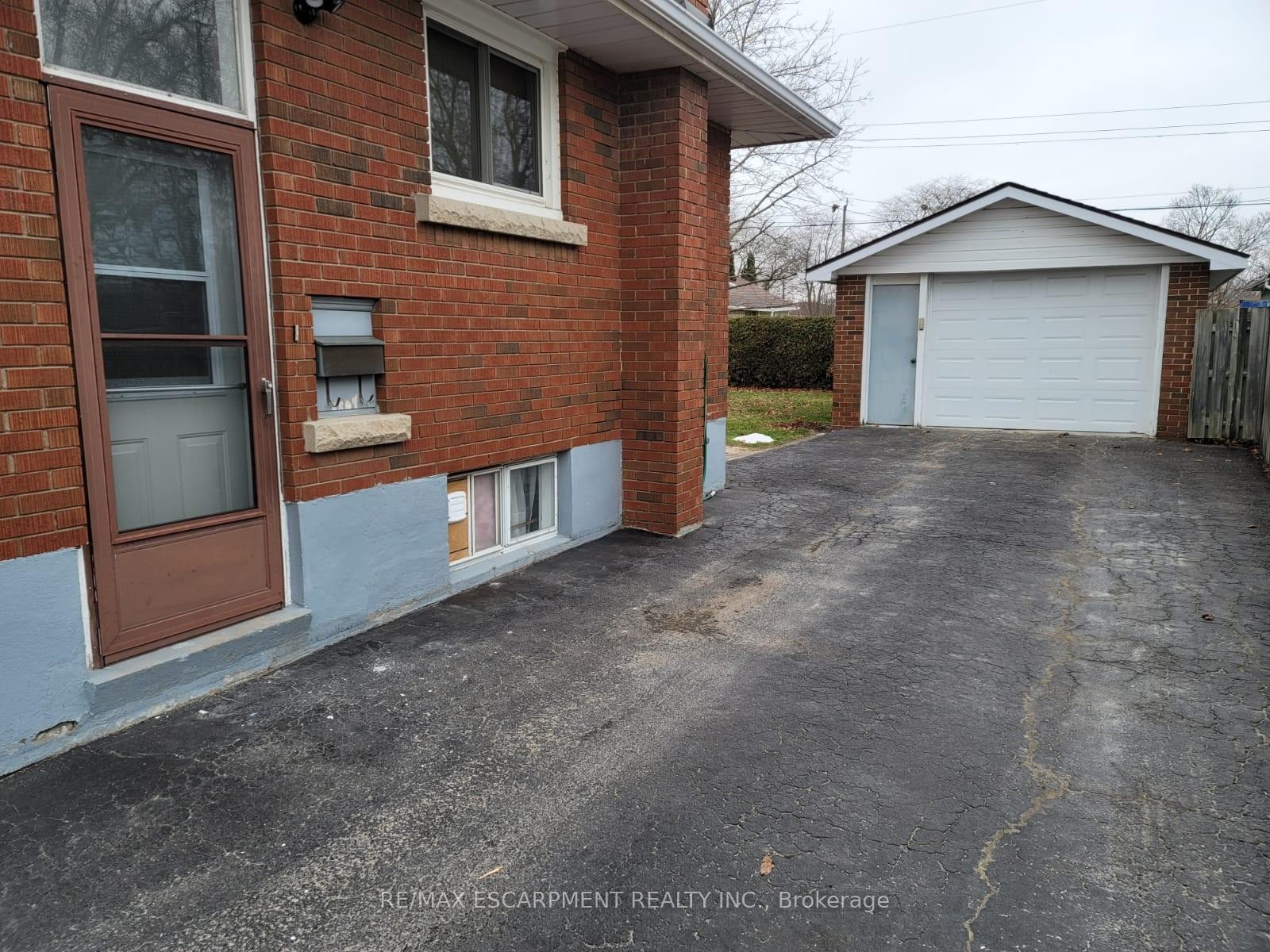 Photo 2 of Unit UNIT B, 123 Bunting Road, St. Catharines, E. Chester — HOMEH