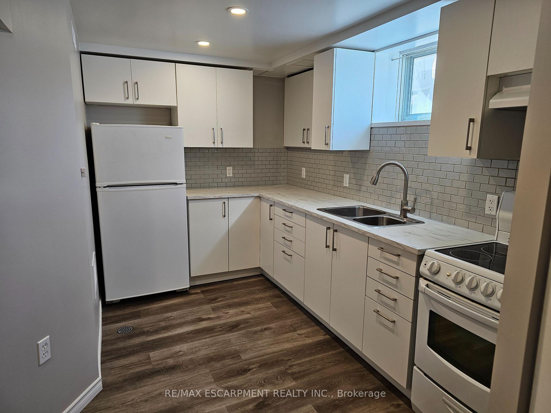 Photo 6 of Unit UNIT B, 123 Bunting Road, St. Catharines, E. Chester — HOMEH