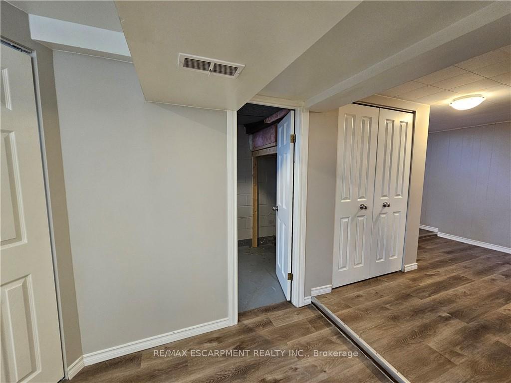Photo 7 of Unit UNIT B, 123 Bunting Road, St. Catharines, E. Chester — HOMEH