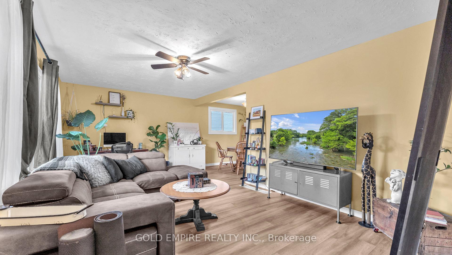 Photo 4 of 14 Fairview Avenue, St. Thomas — HOMEH