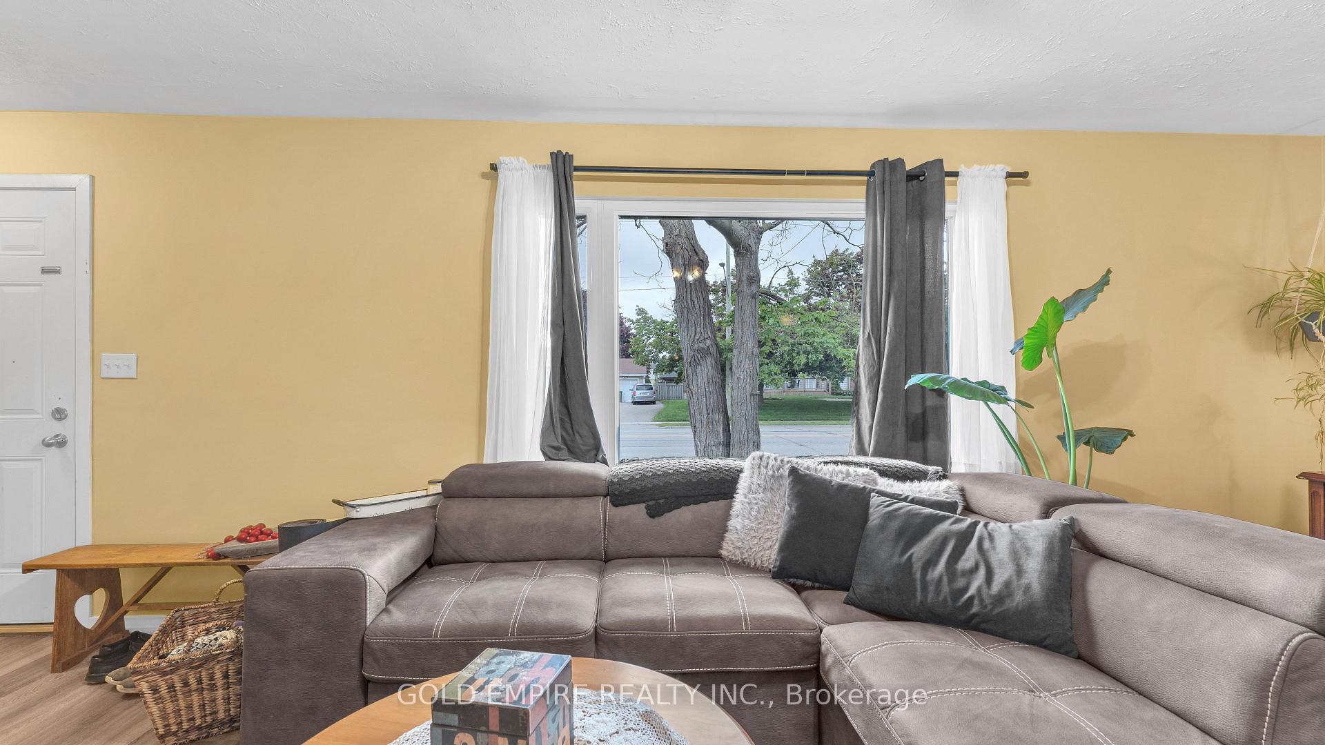 Photo 6 of 14 Fairview Avenue, St. Thomas — HOMEH