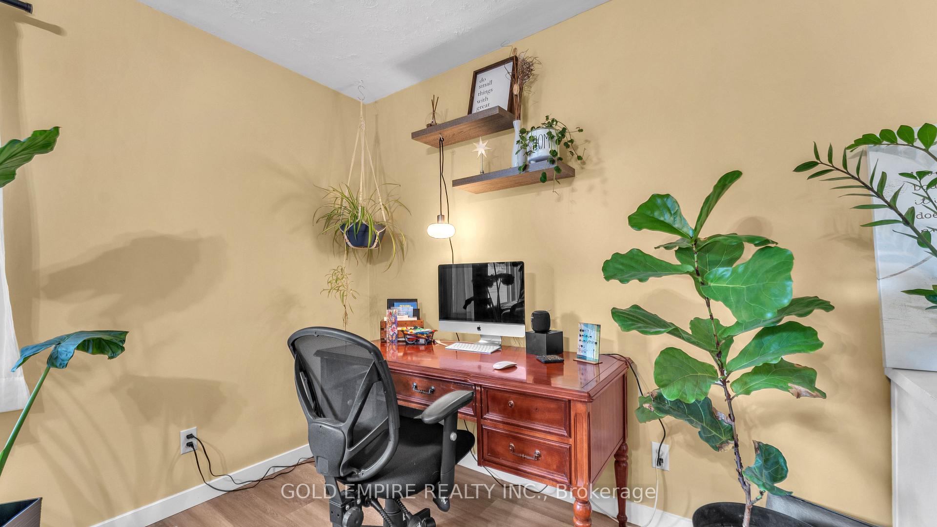 Photo 7 of 14 Fairview Avenue, St. Thomas — HOMEH