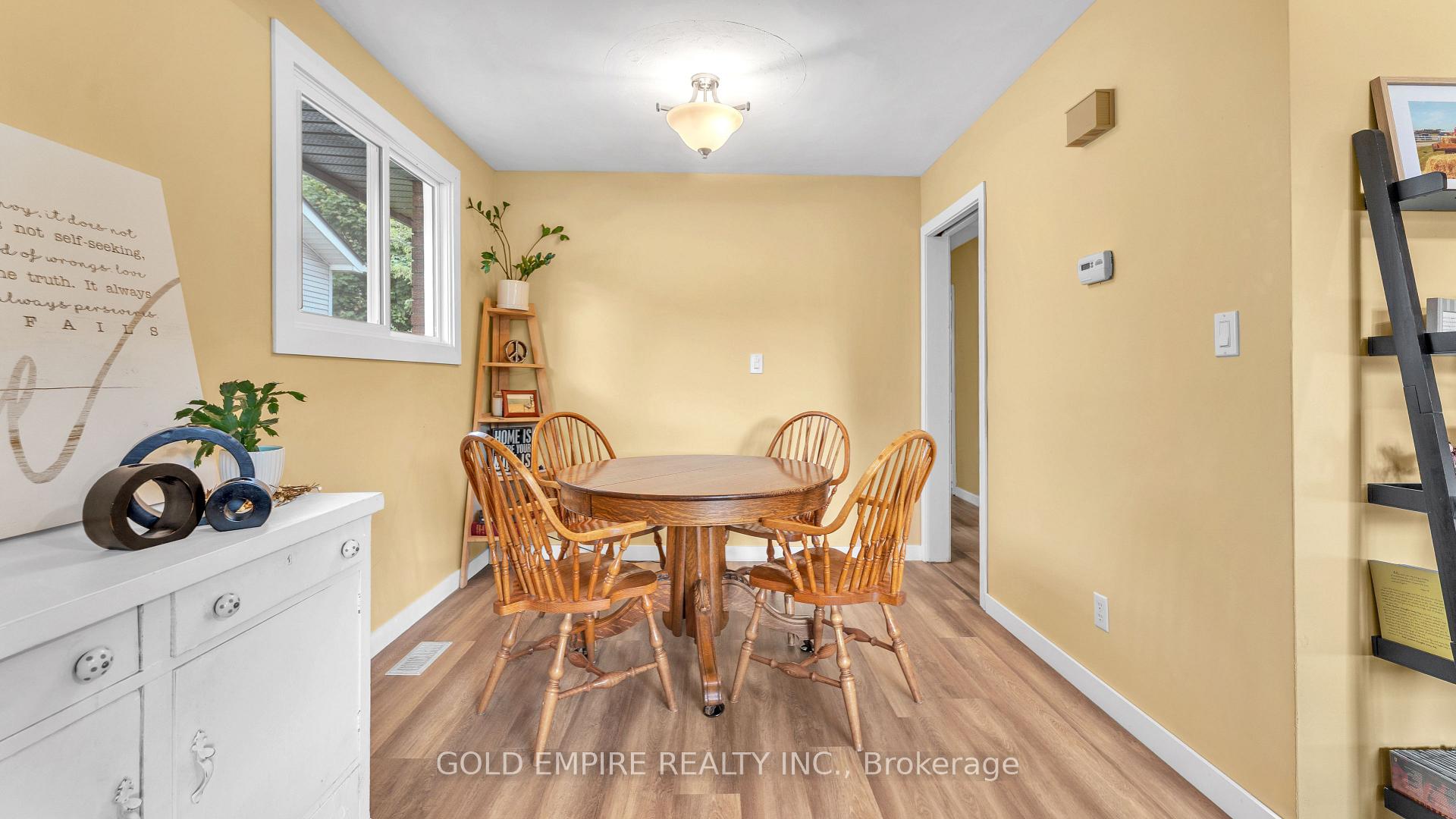 Photo 8 of 14 Fairview Avenue, St. Thomas — HOMEH