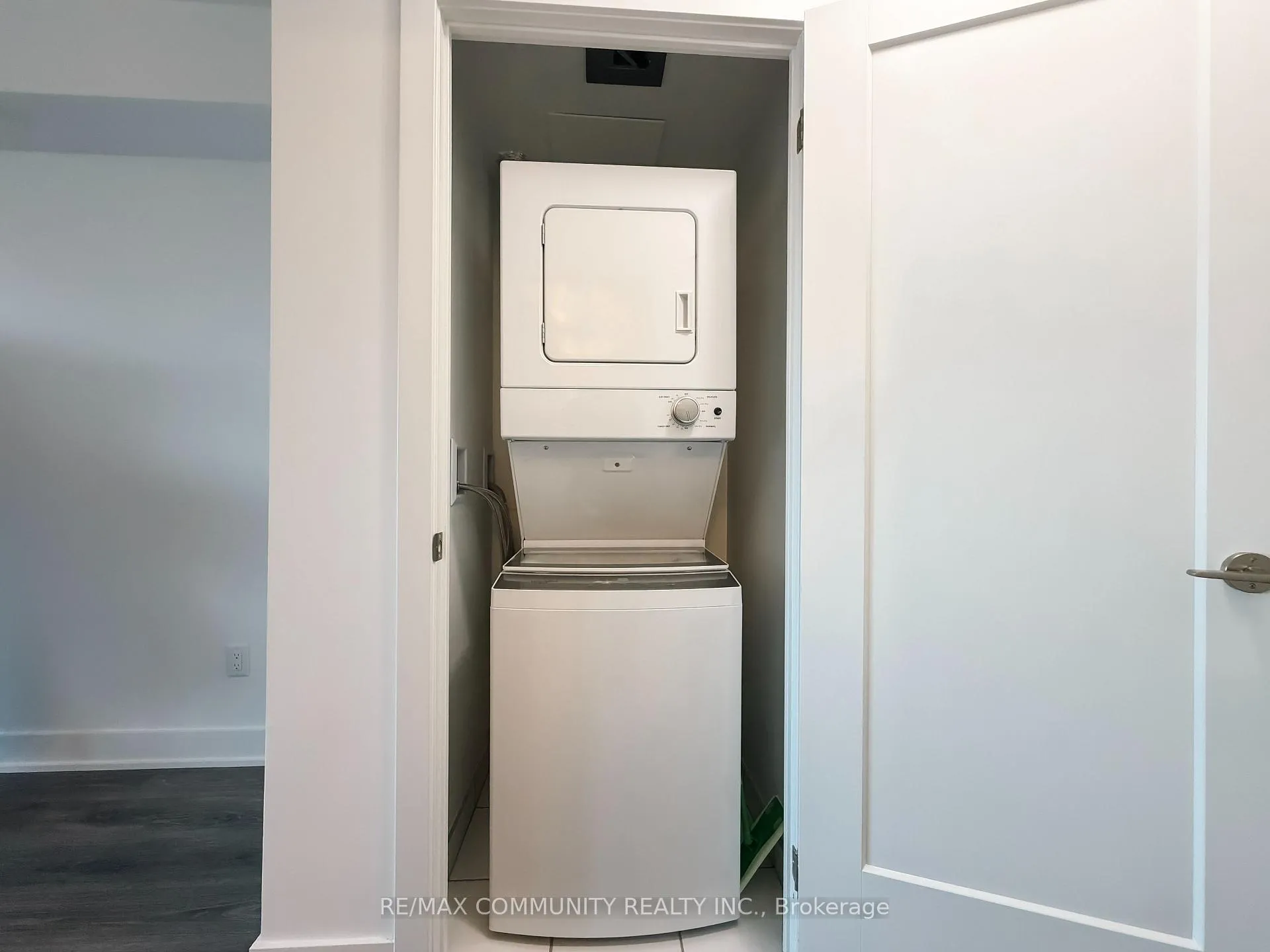 Photo 7 of Unit 1136, 2545 Simcoe Street N, Oshawa, Windfields — HOMEH