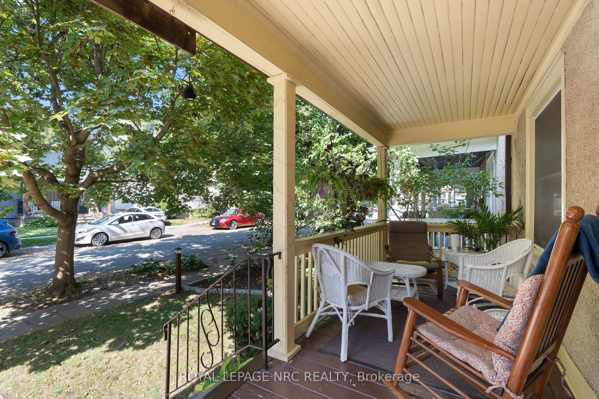 Photo 3 of 90 Chaplin Avenue, St. Catharines, Downtown — HOMEH