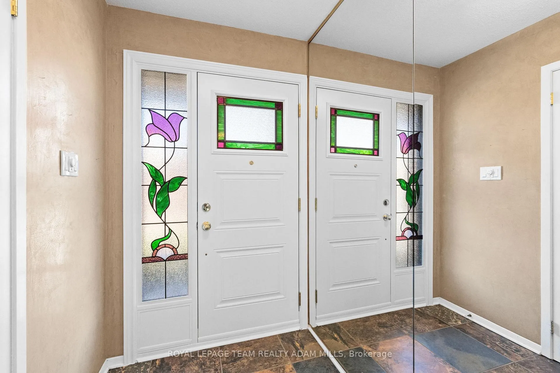 Photo 5 of 46 Gentle Gate Crescent, Ottawa, Hunt Club Park/Greenboro — HOMEH