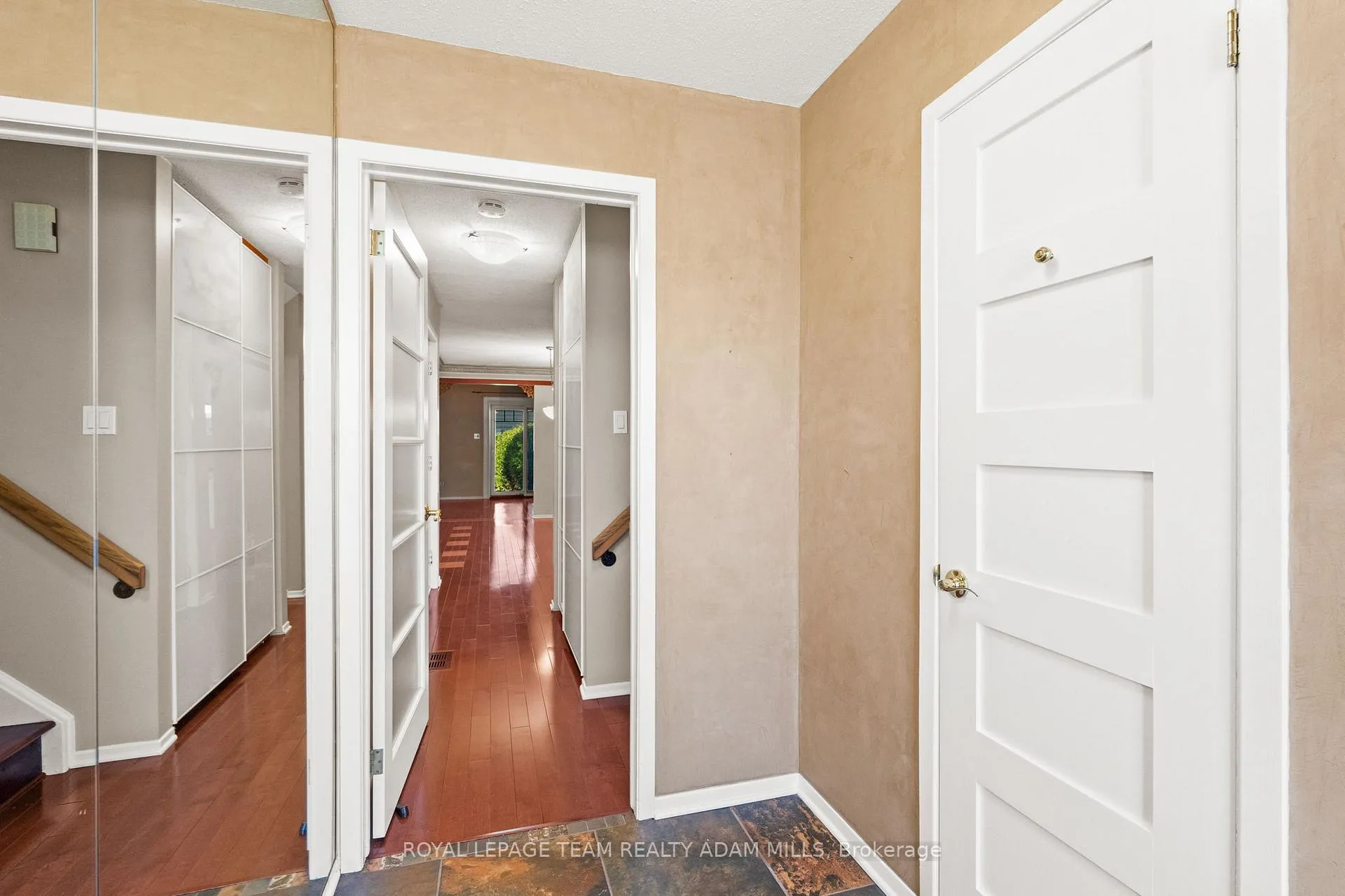 Photo 7 of 46 Gentle Gate Crescent, Ottawa, Hunt Club Park/Greenboro — HOMEH