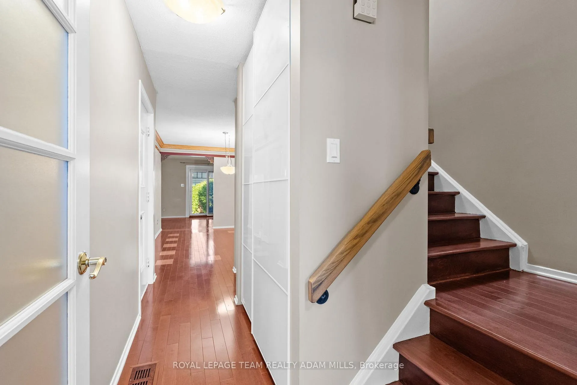Photo 9 of 46 Gentle Gate Crescent, Ottawa, Hunt Club Park/Greenboro — HOMEH
