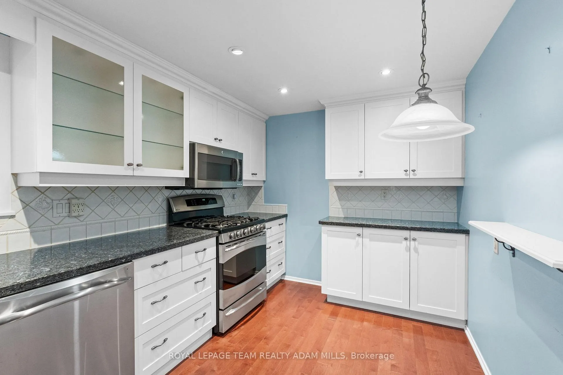 Photo 18 of 46 Gentle Gate Crescent, Ottawa, Hunt Club Park/Greenboro — HOMEH