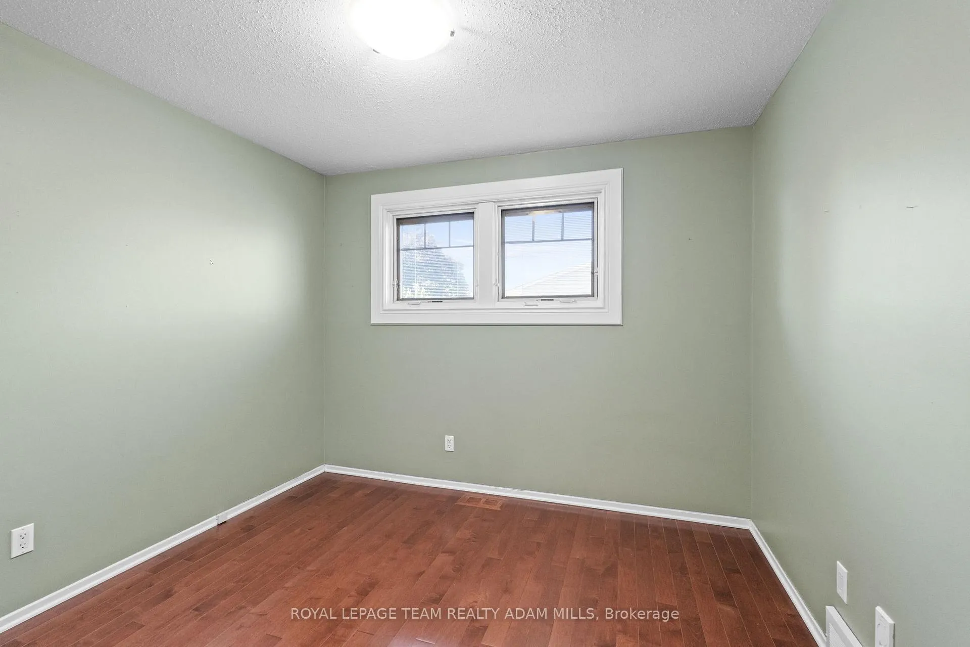 Photo 34 of 46 Gentle Gate Crescent, Ottawa, Hunt Club Park/Greenboro — HOMEH