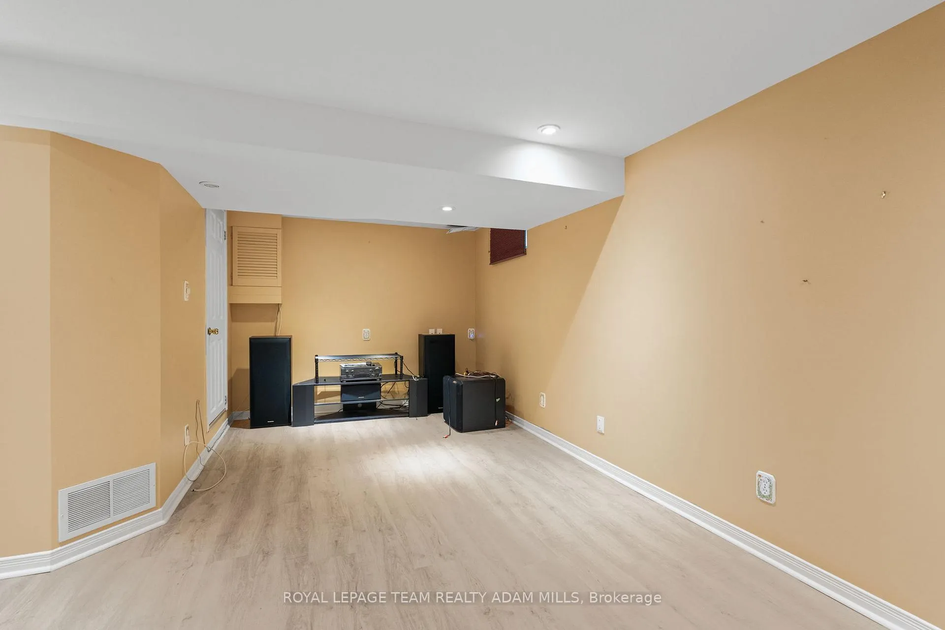 Photo 40 of 46 Gentle Gate Crescent, Ottawa, Hunt Club Park/Greenboro — HOMEH