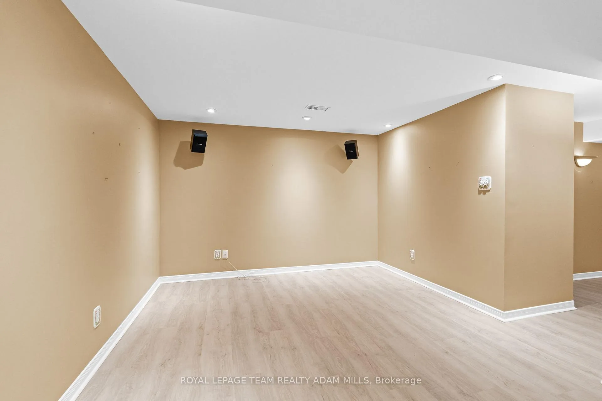 Photo 41 of 46 Gentle Gate Crescent, Ottawa, Hunt Club Park/Greenboro — HOMEH