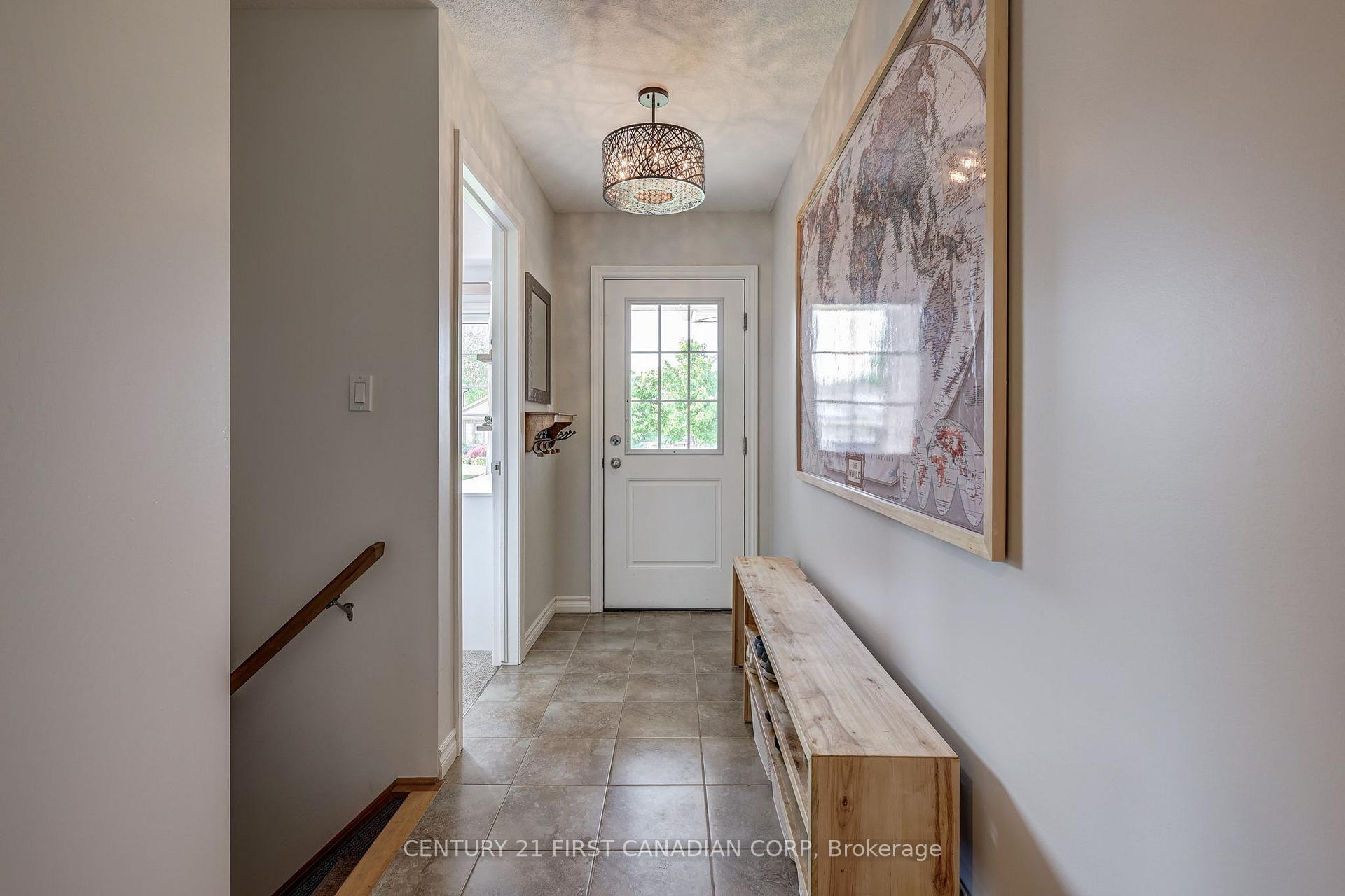 Photo 5 of 81 Westlake Drive, St. Thomas — HOMEH