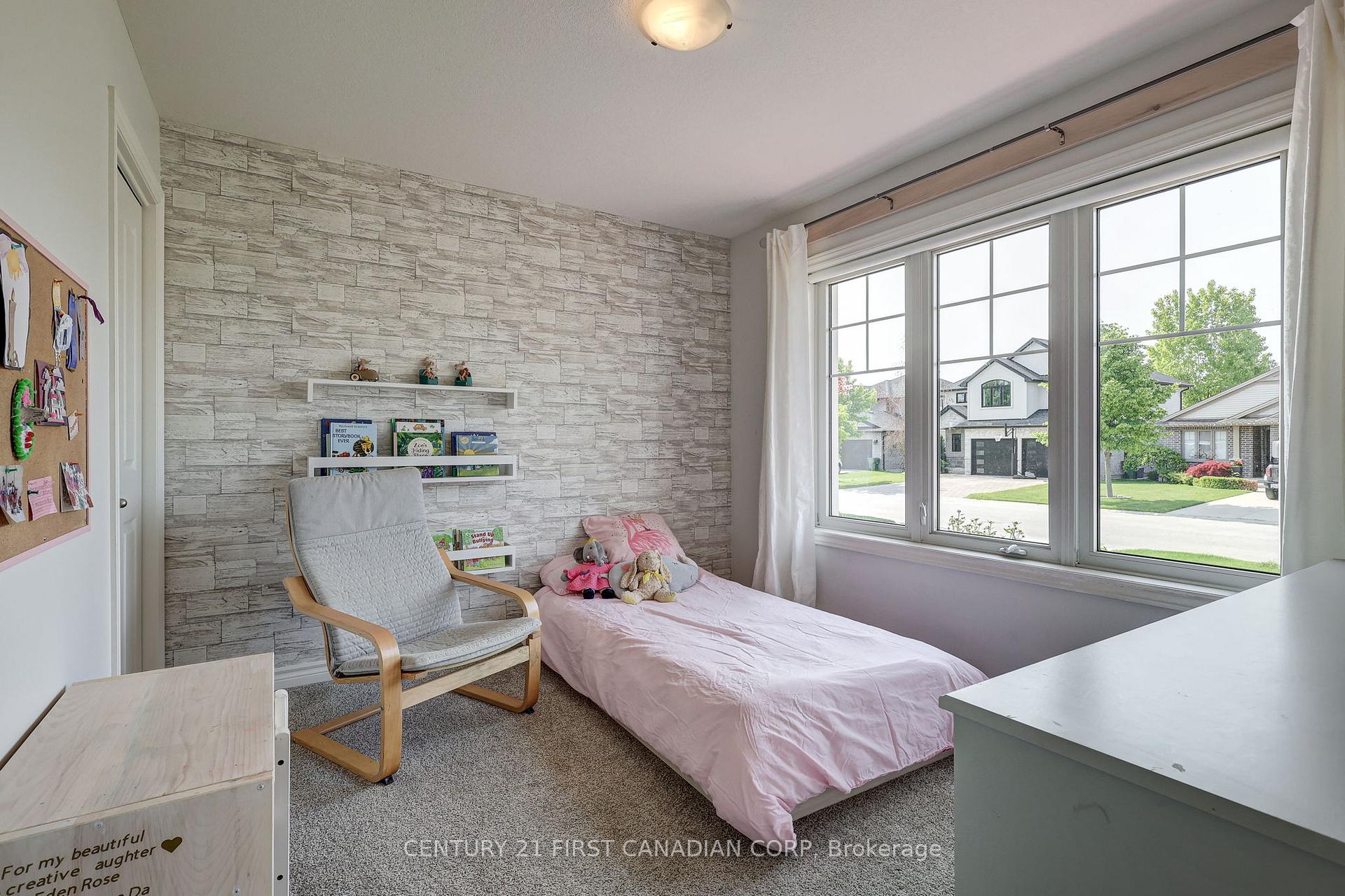 Photo 6 of 81 Westlake Drive, St. Thomas — HOMEH