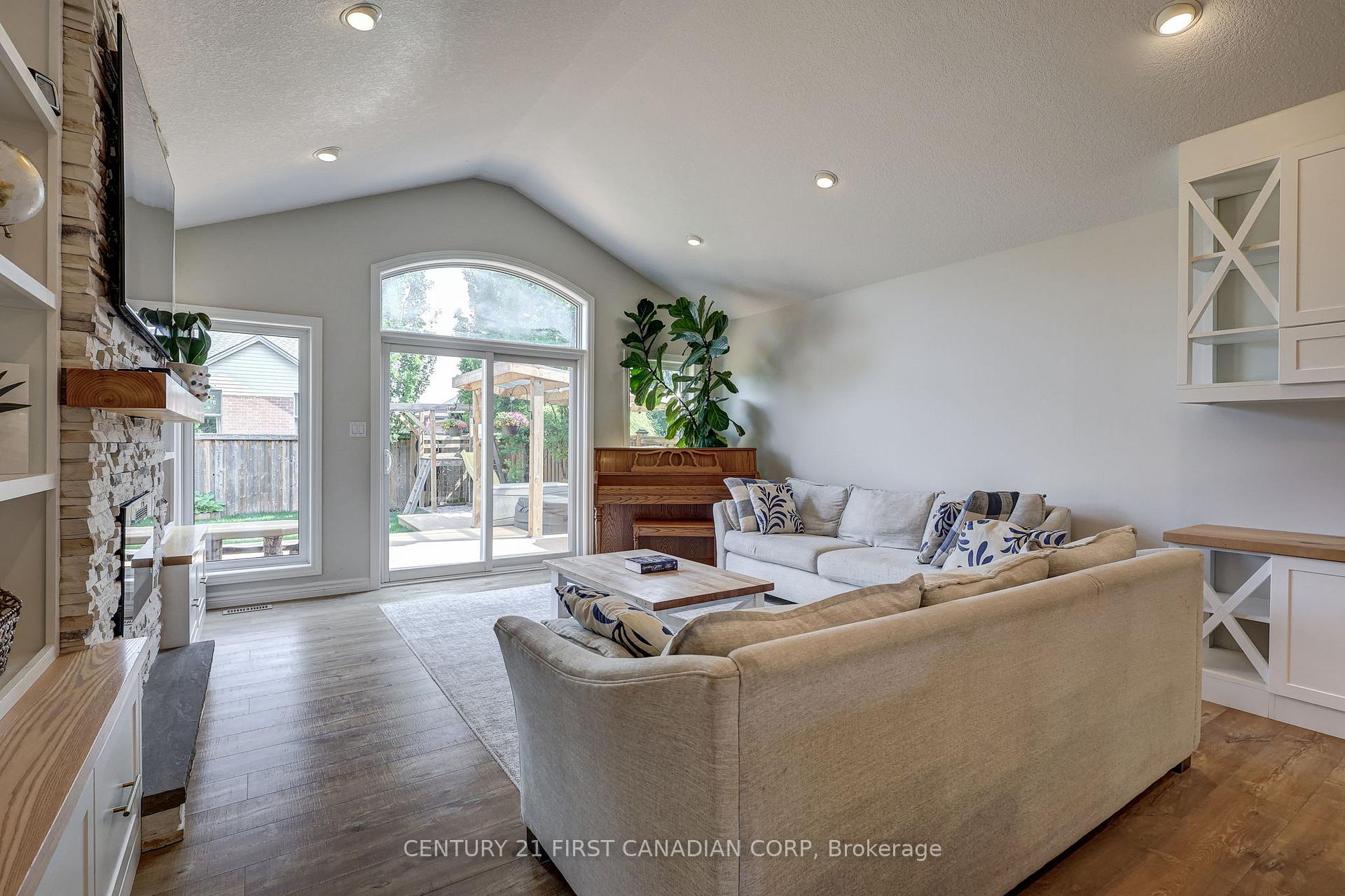 Photo 17 of 81 Westlake Drive, St. Thomas — HOMEH