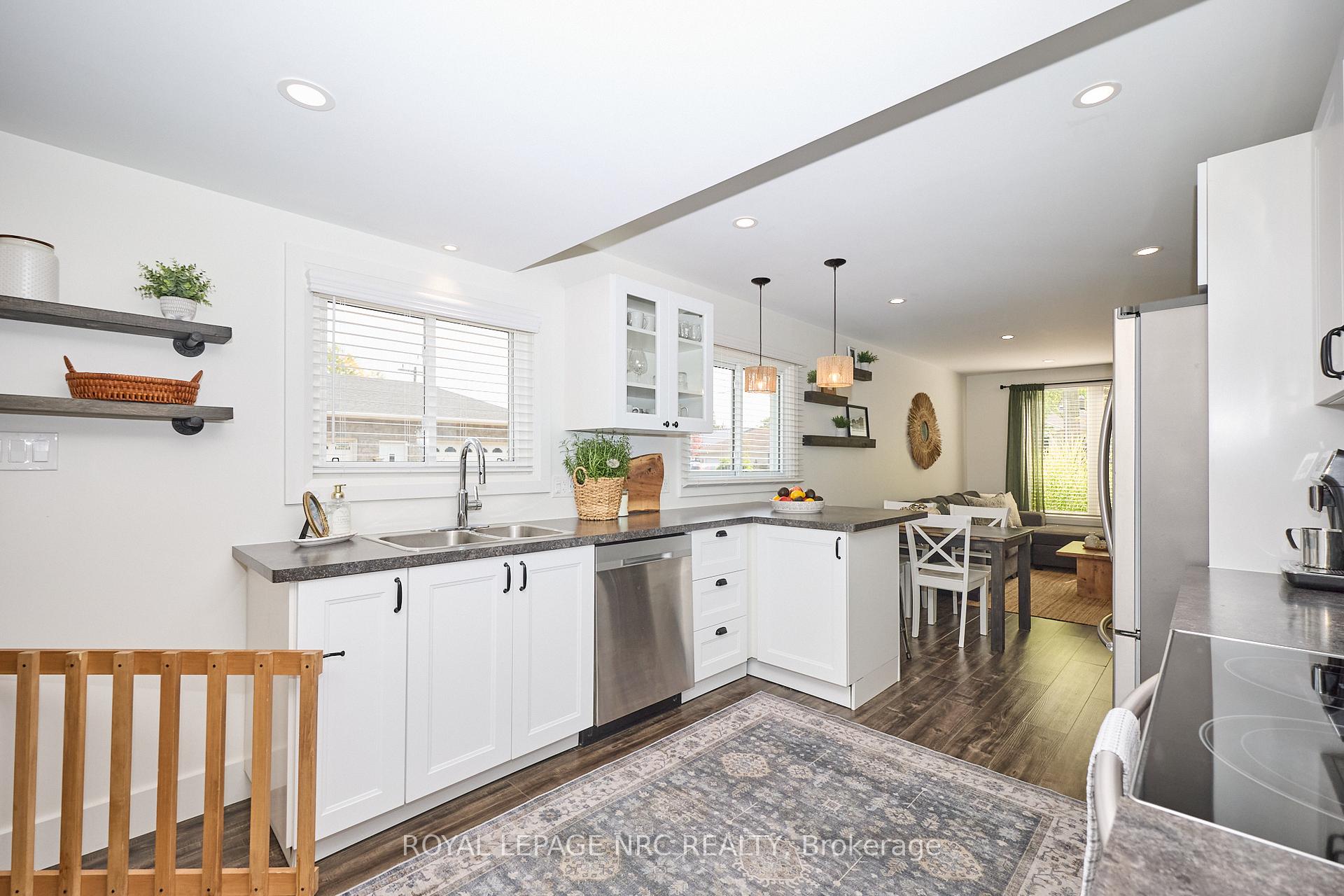 Photo 5 of 37 Cecil Street, St. Catharines, Lakeport — HOMEH
