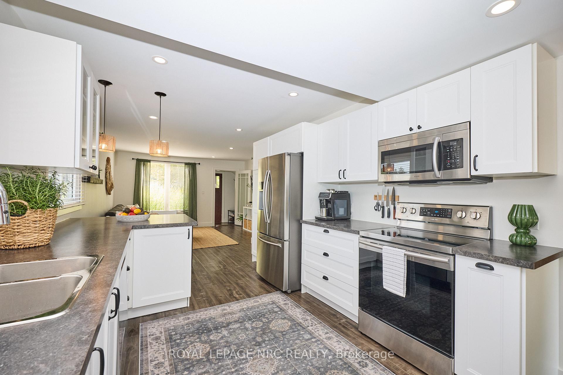 Photo 6 of 37 Cecil Street, St. Catharines, Lakeport — HOMEH