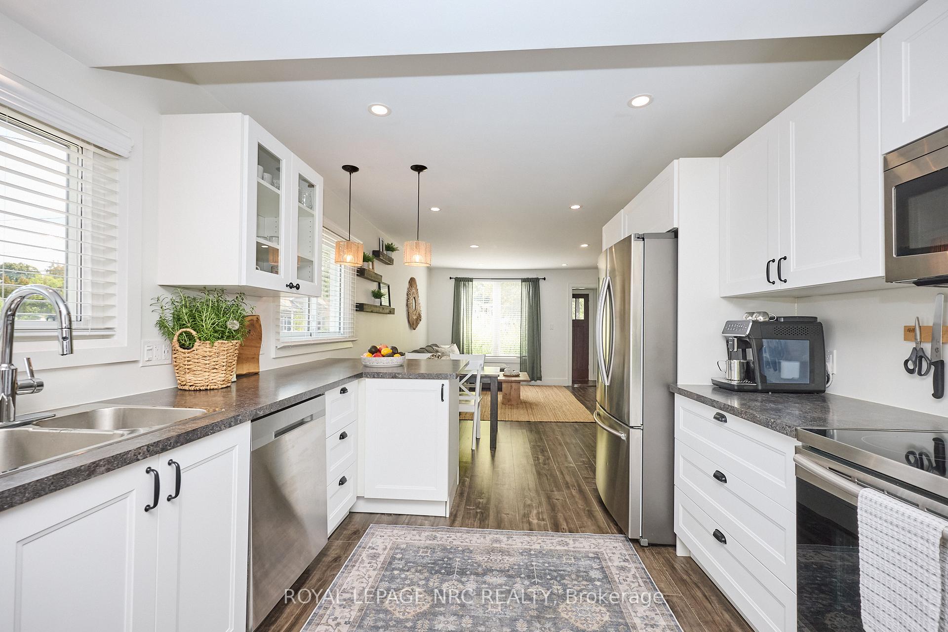 Photo 7 of 37 Cecil Street, St. Catharines, Lakeport — HOMEH