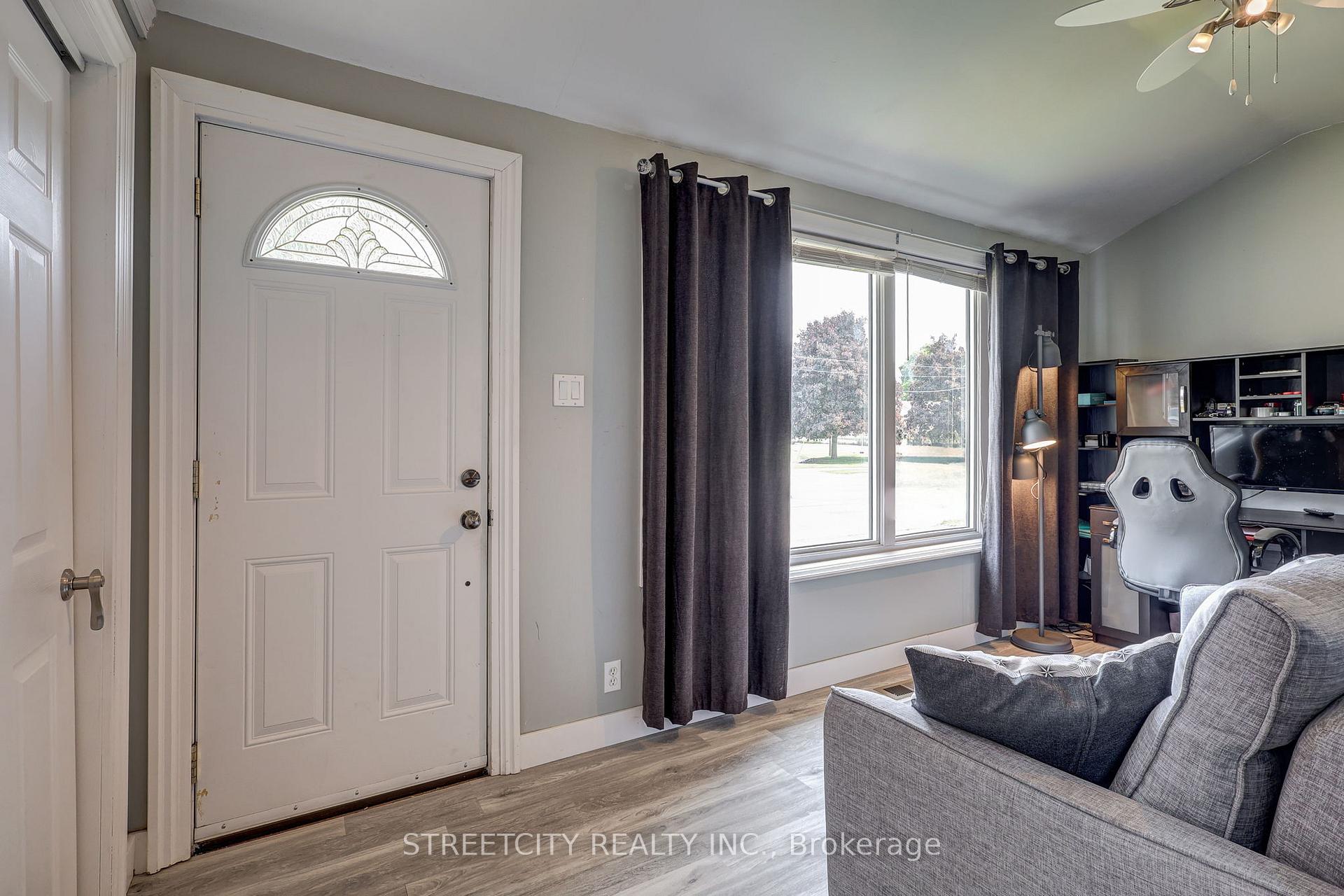 Photo 6 of 76 Fairview Avenue, St. Thomas — HOMEH