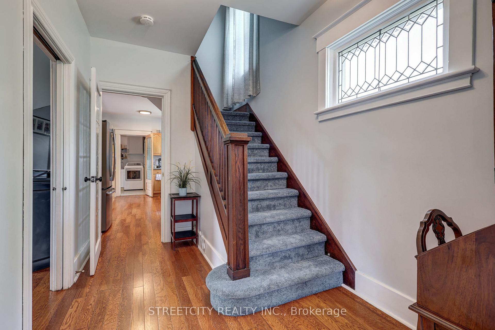 Photo 9 of 76 Fairview Avenue, St. Thomas — HOMEH