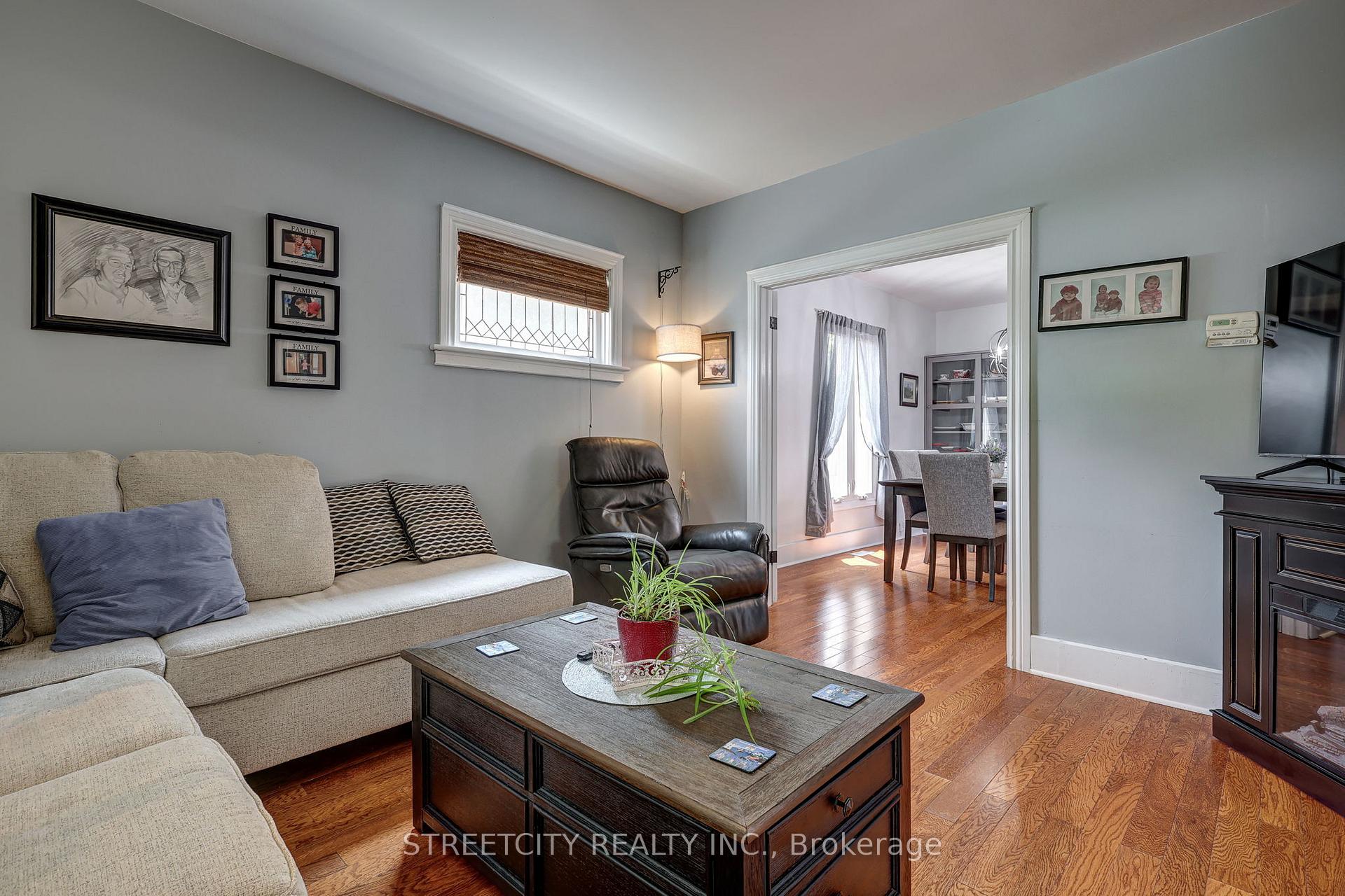 Photo 12 of 76 Fairview Avenue, St. Thomas — HOMEH