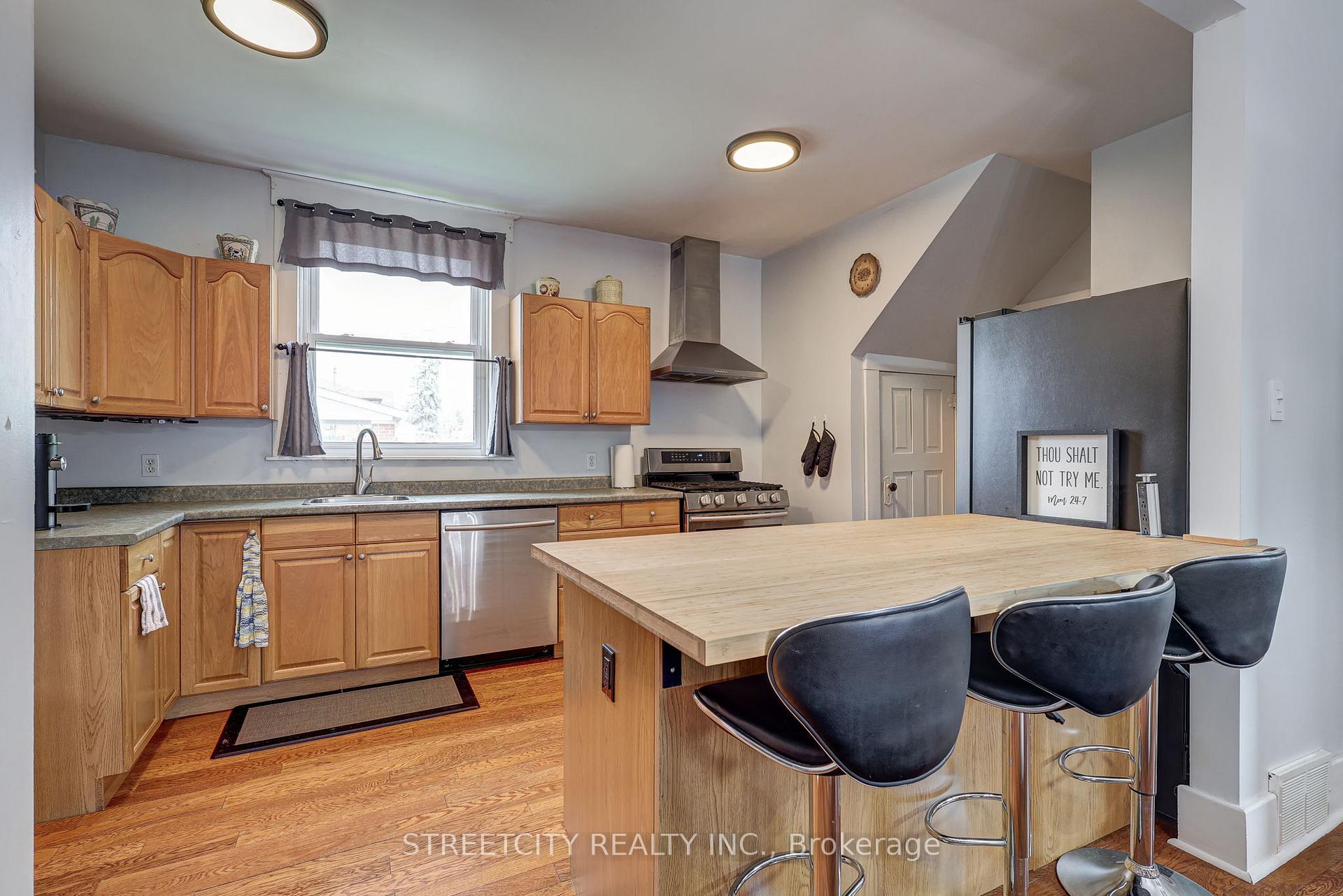 Photo 16 of 76 Fairview Avenue, St. Thomas — HOMEH