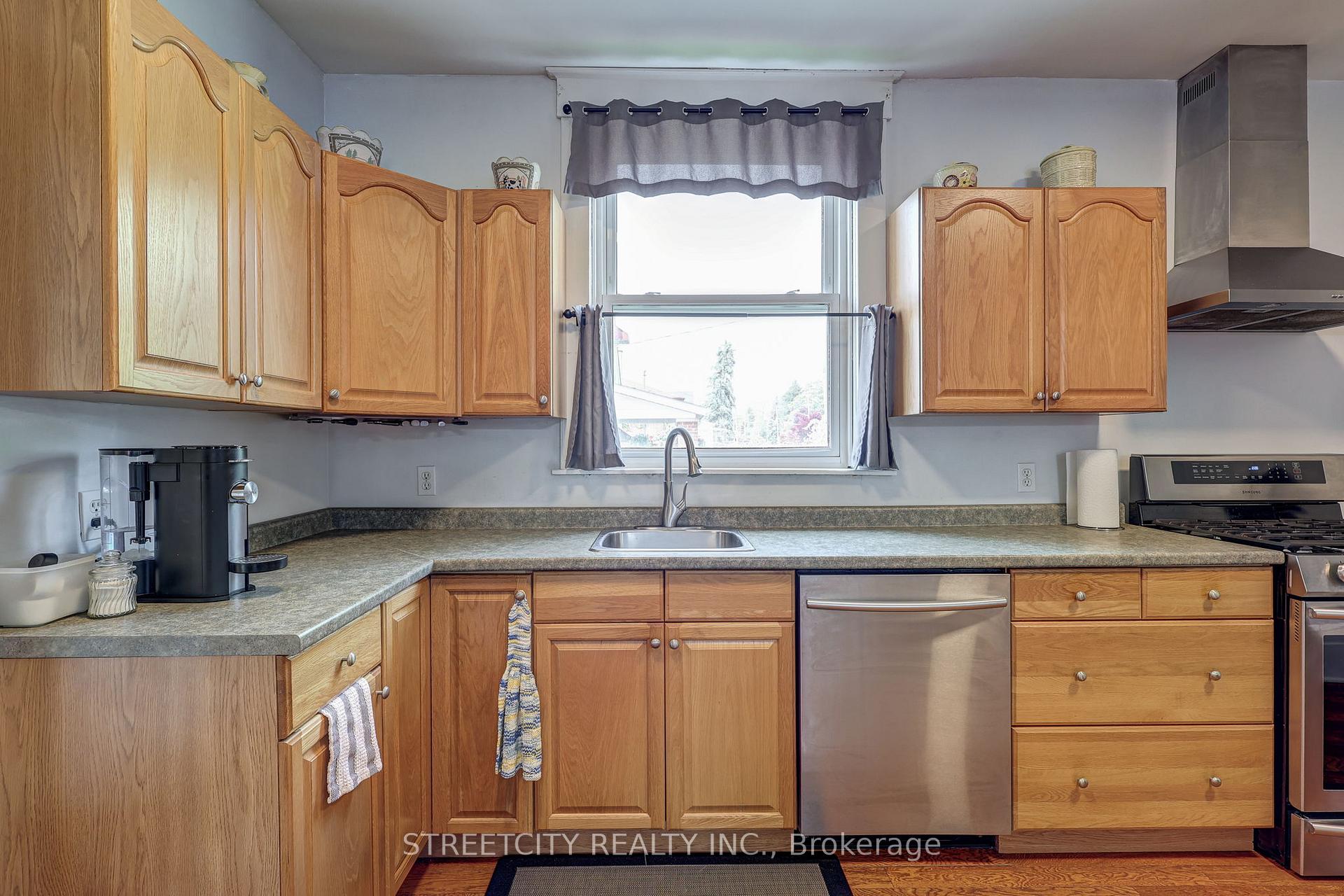 Photo 17 of 76 Fairview Avenue, St. Thomas — HOMEH