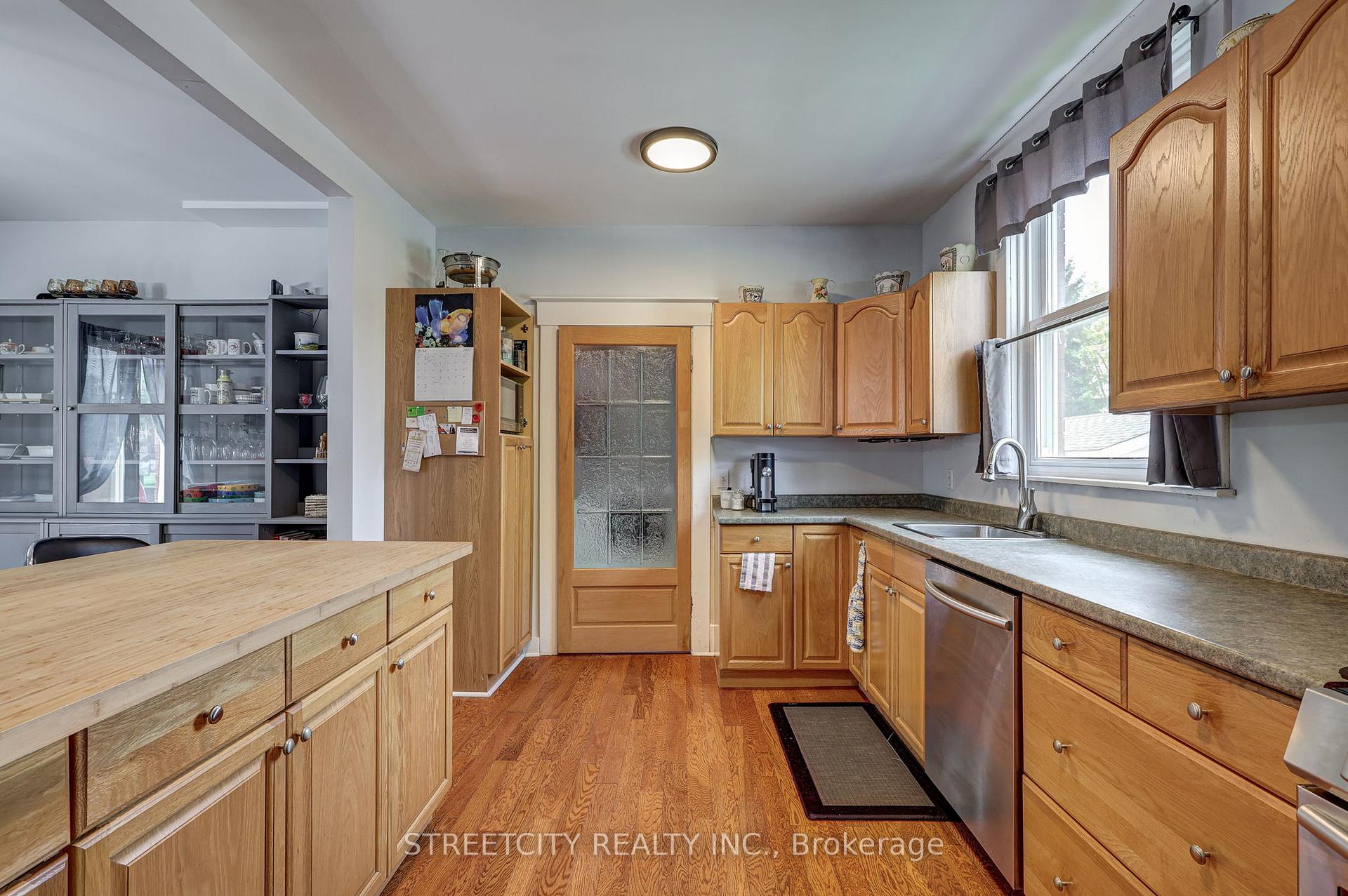 Photo 20 of 76 Fairview Avenue, St. Thomas — HOMEH