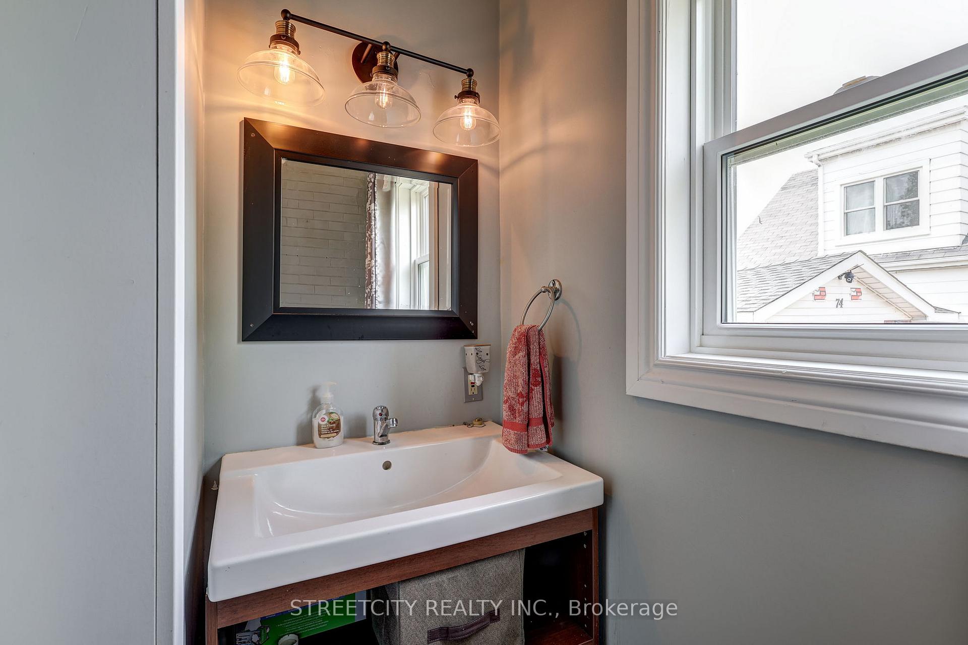Photo 23 of 76 Fairview Avenue, St. Thomas — HOMEH