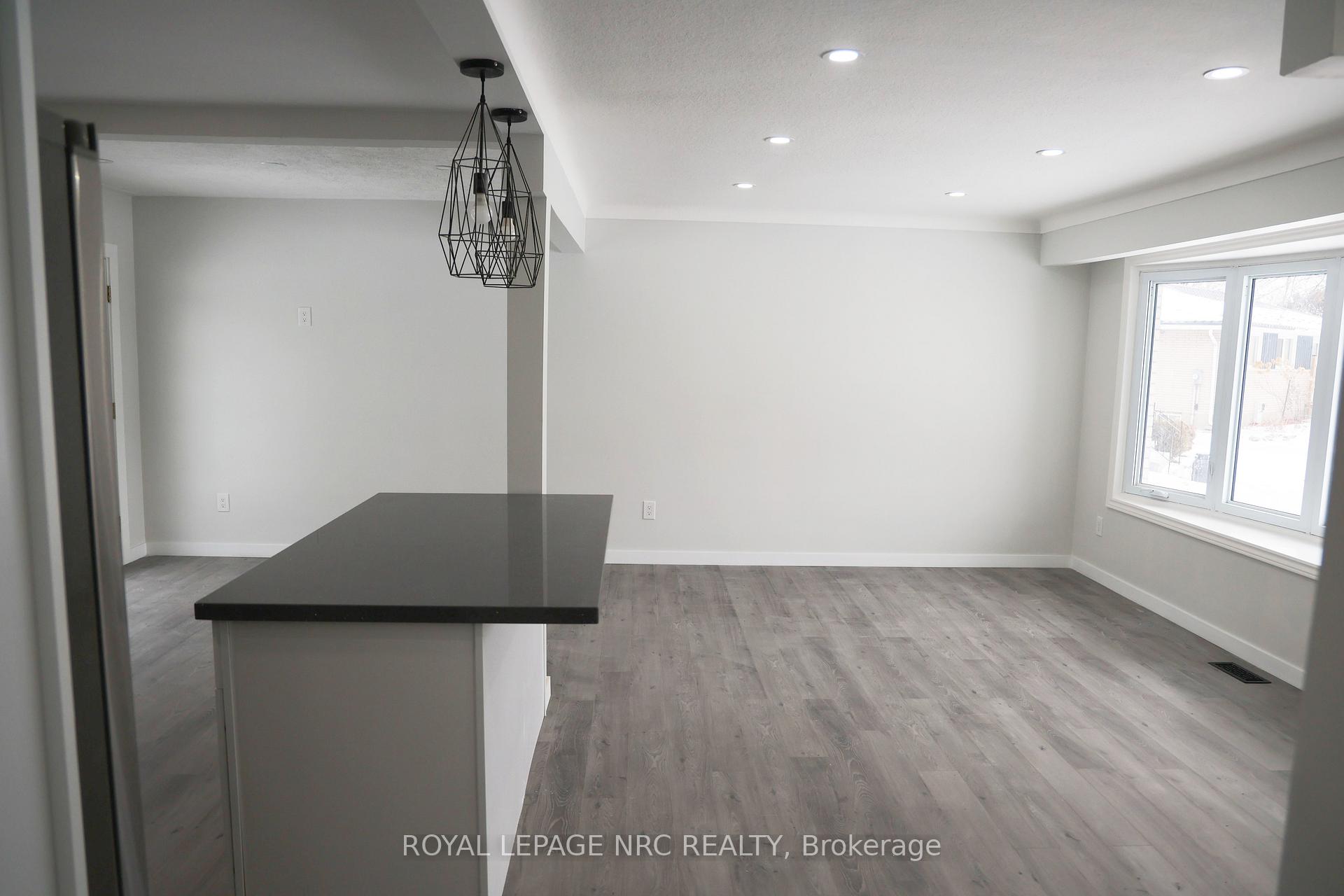 Photo 8 of Unit upper, 9 Chapman Court, St. Catharines, Carlton/Bunting — HOMEH