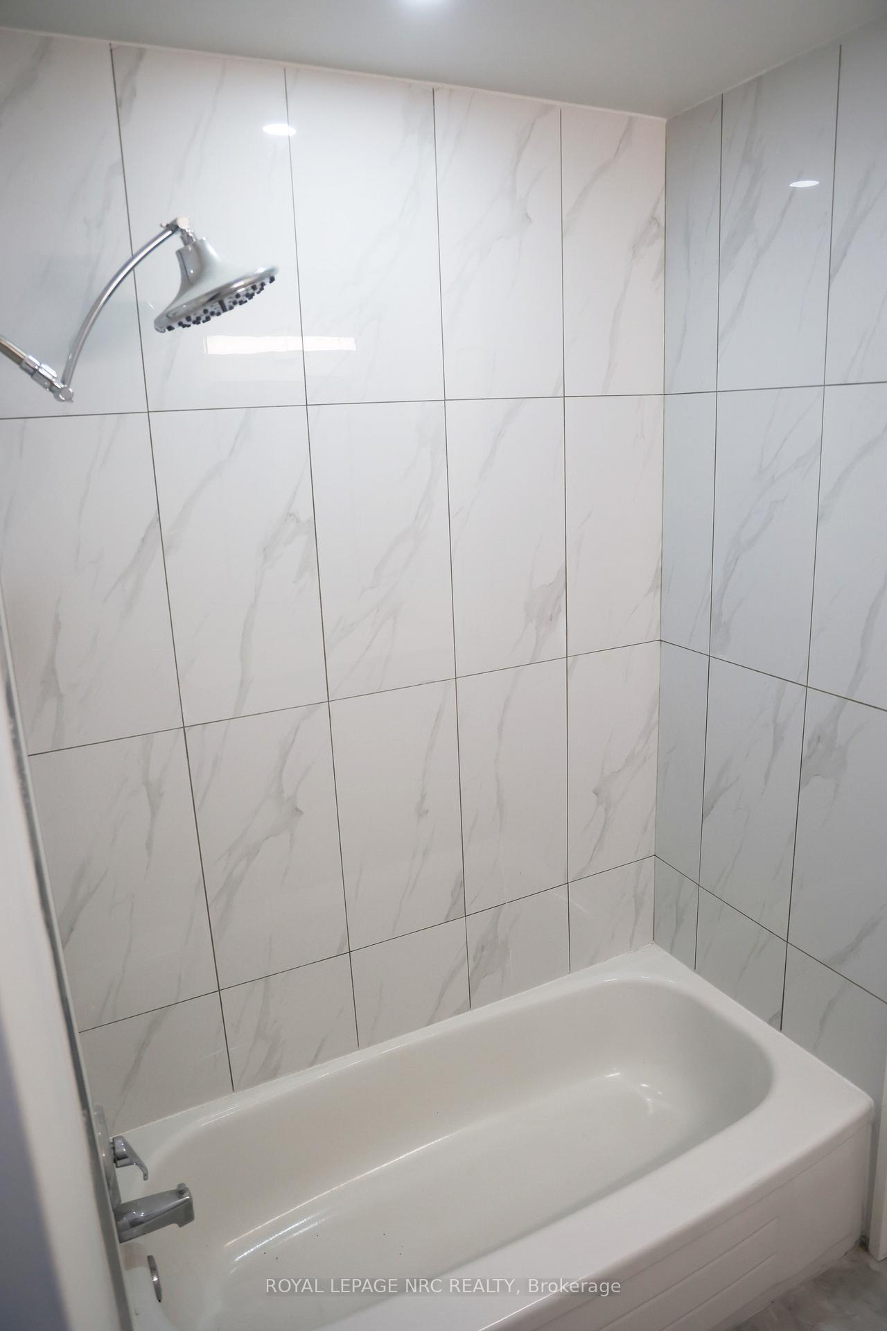 Photo 12 of Unit upper, 9 Chapman Court, St. Catharines, Carlton/Bunting — HOMEH
