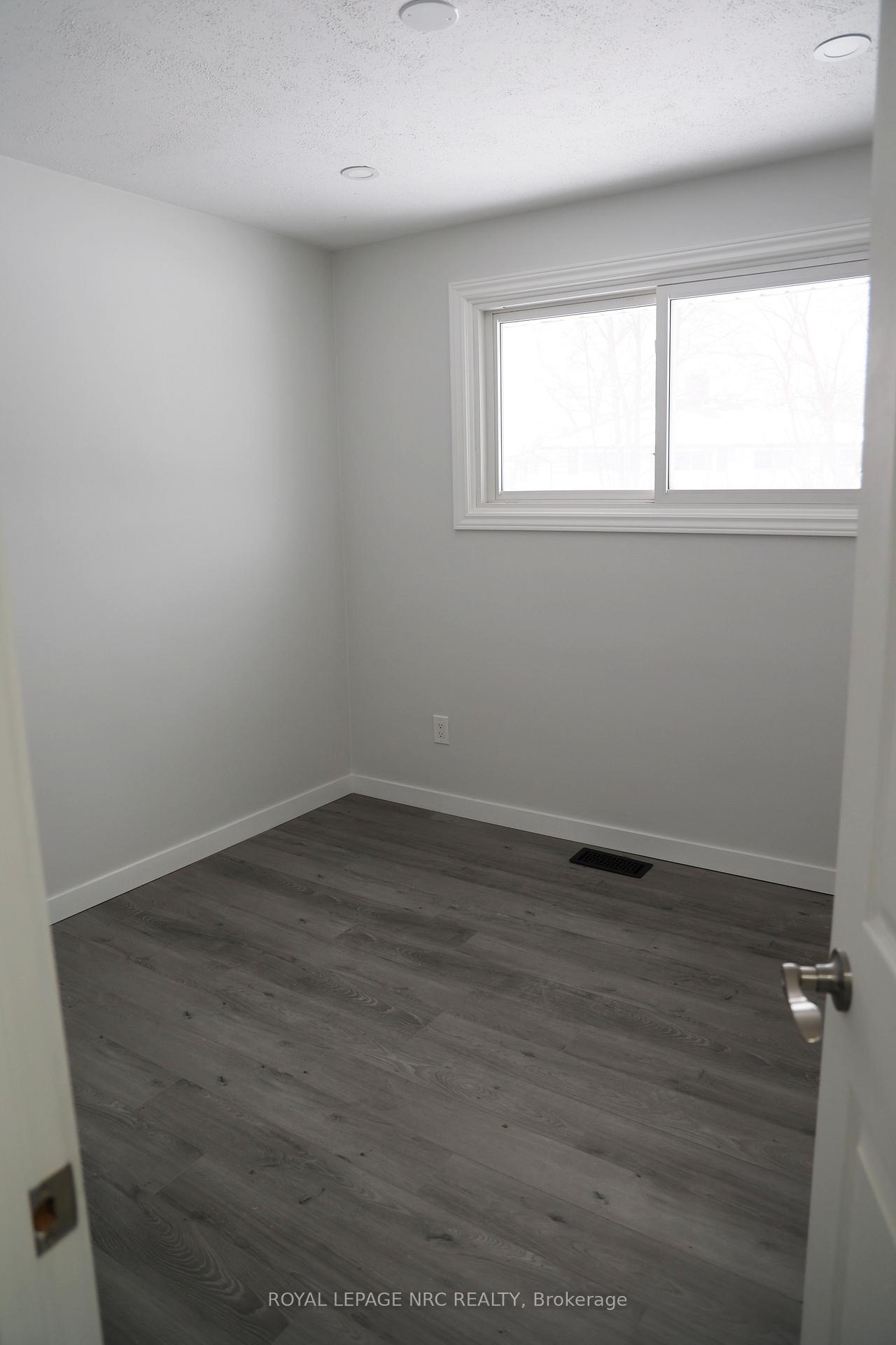 Photo 18 of Unit upper, 9 Chapman Court, St. Catharines, Carlton/Bunting — HOMEH