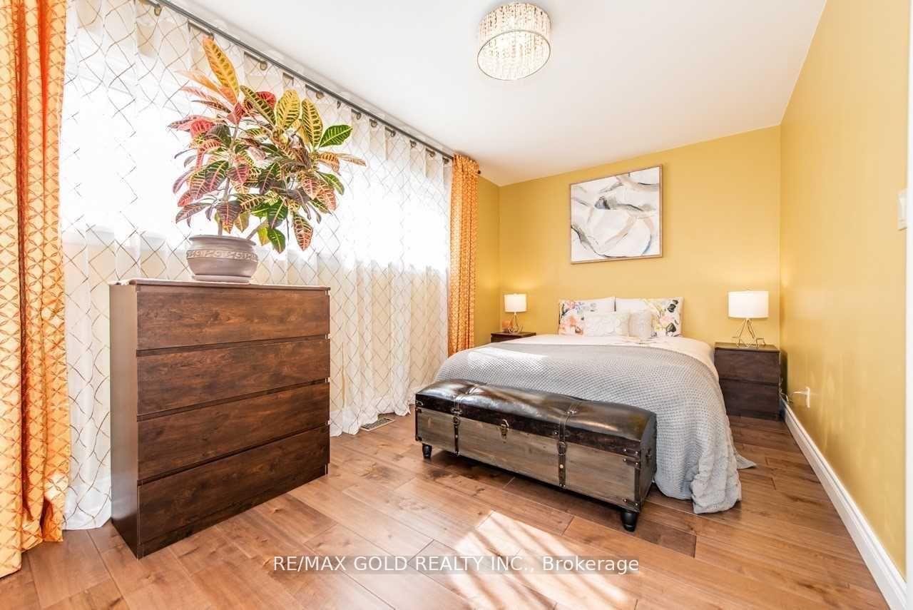 Photo 6 of 445 Scott Street, St. Catharines, Vine/Linwell — HOMEH