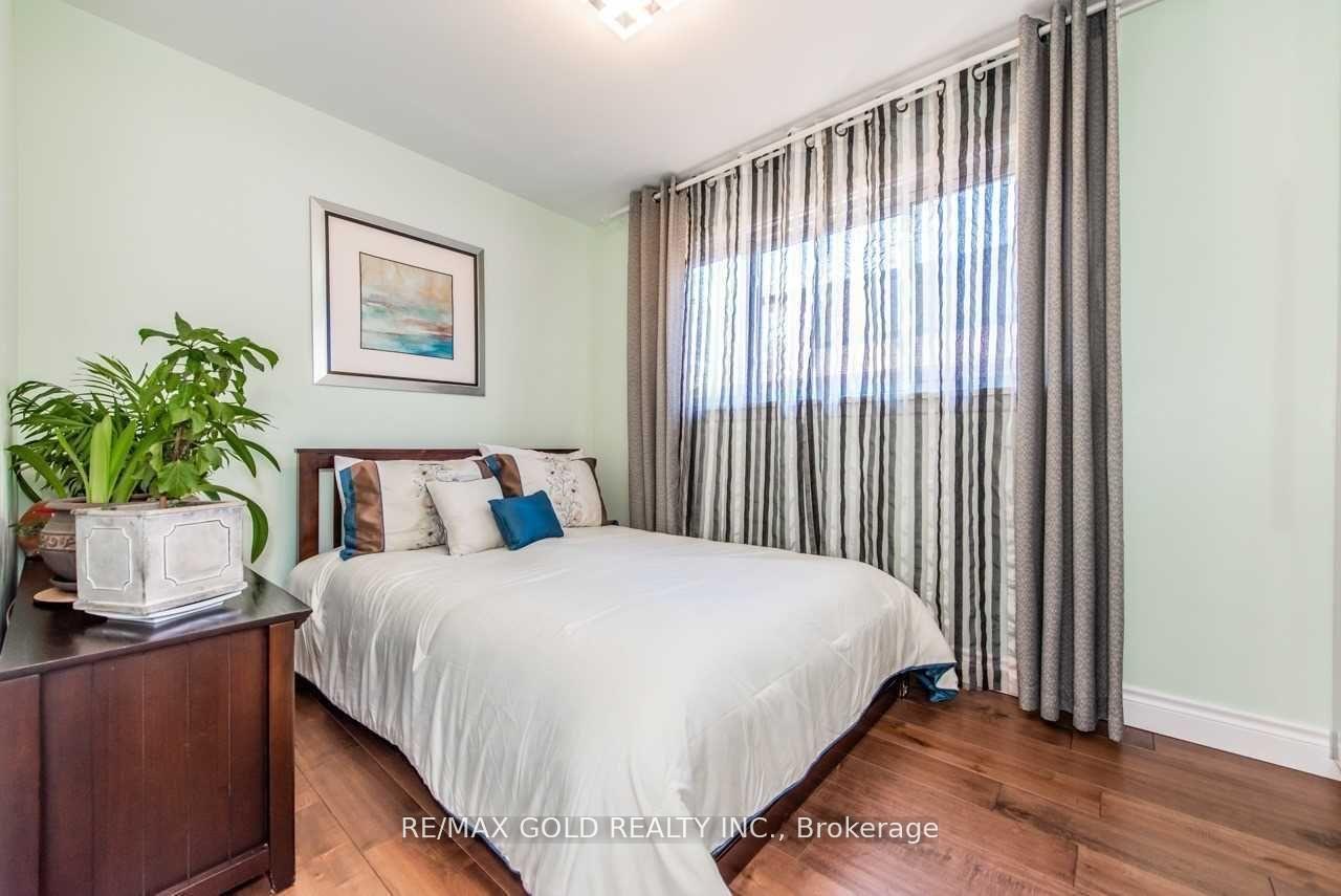 Photo 7 of 445 Scott Street, St. Catharines, Vine/Linwell — HOMEH