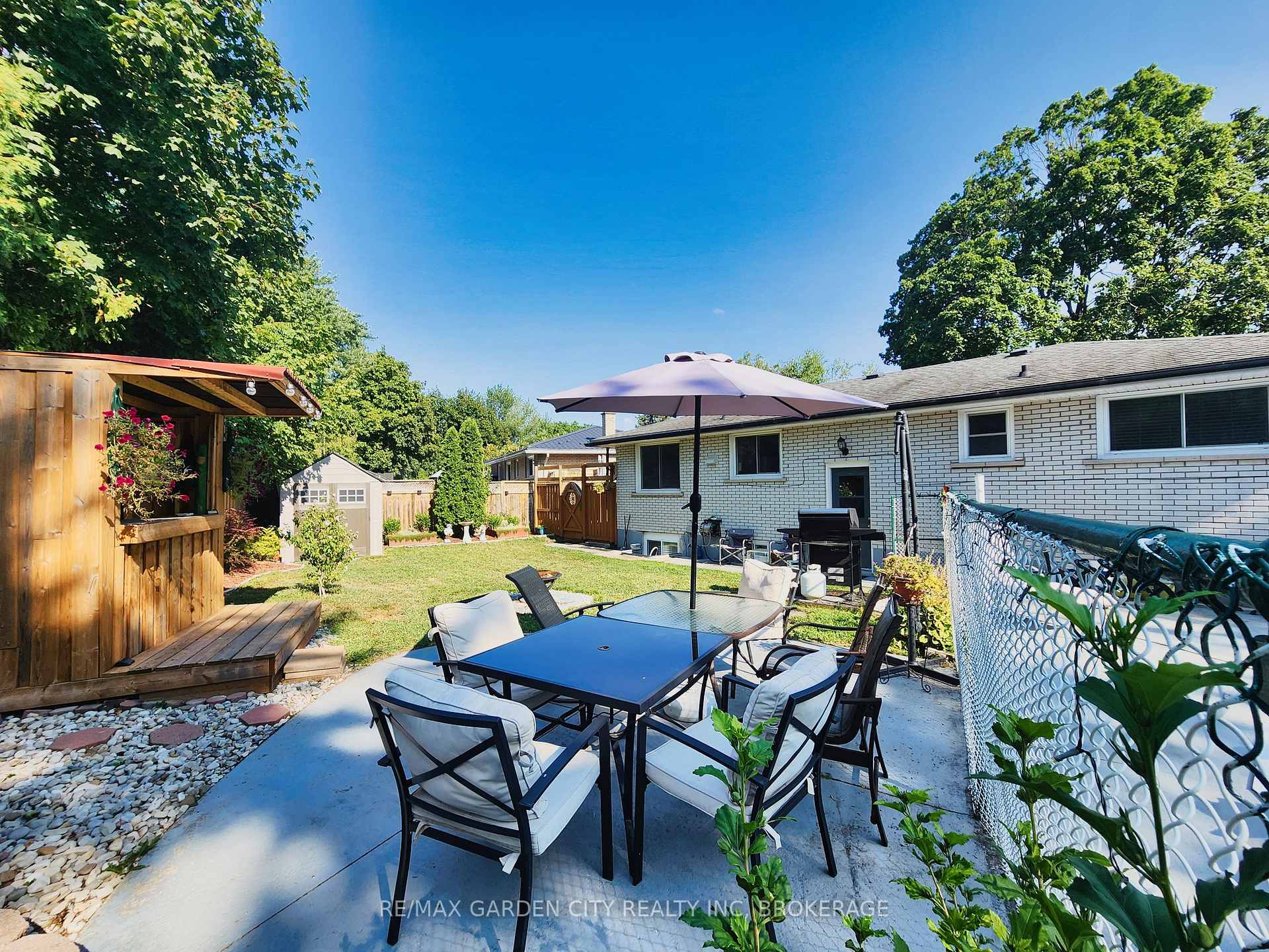 Photo 8 of 7 Chapman Court, St. Catharines, Carlton/Bunting — HOMEH