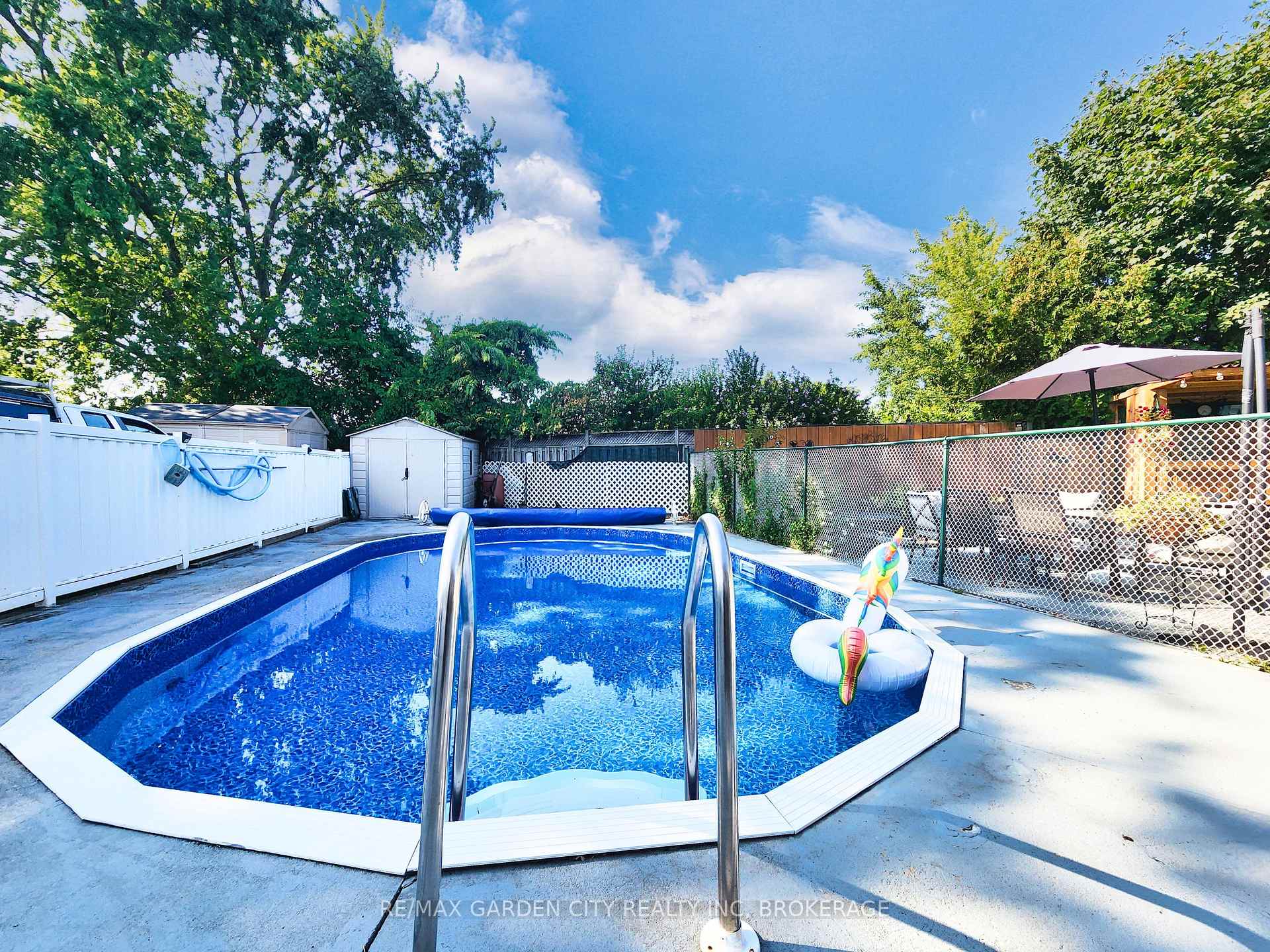 Photo 11 of 7 Chapman Court, St. Catharines, Carlton/Bunting — HOMEH