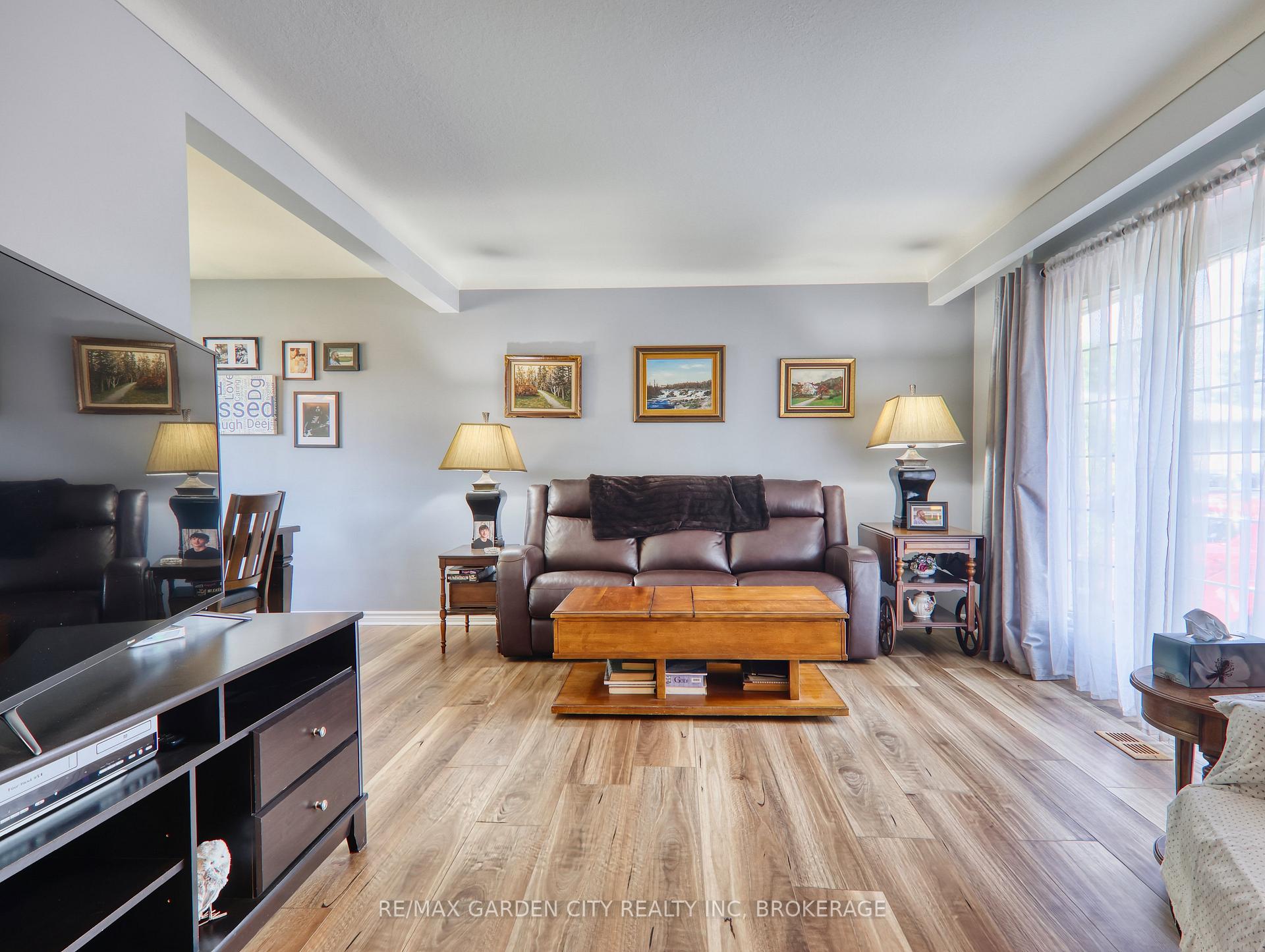 Photo 14 of 7 Chapman Court, St. Catharines, Carlton/Bunting — HOMEH