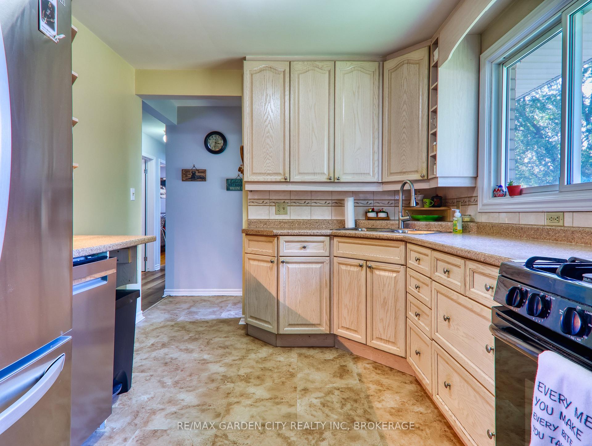 Photo 21 of 7 Chapman Court, St. Catharines, Carlton/Bunting — HOMEH