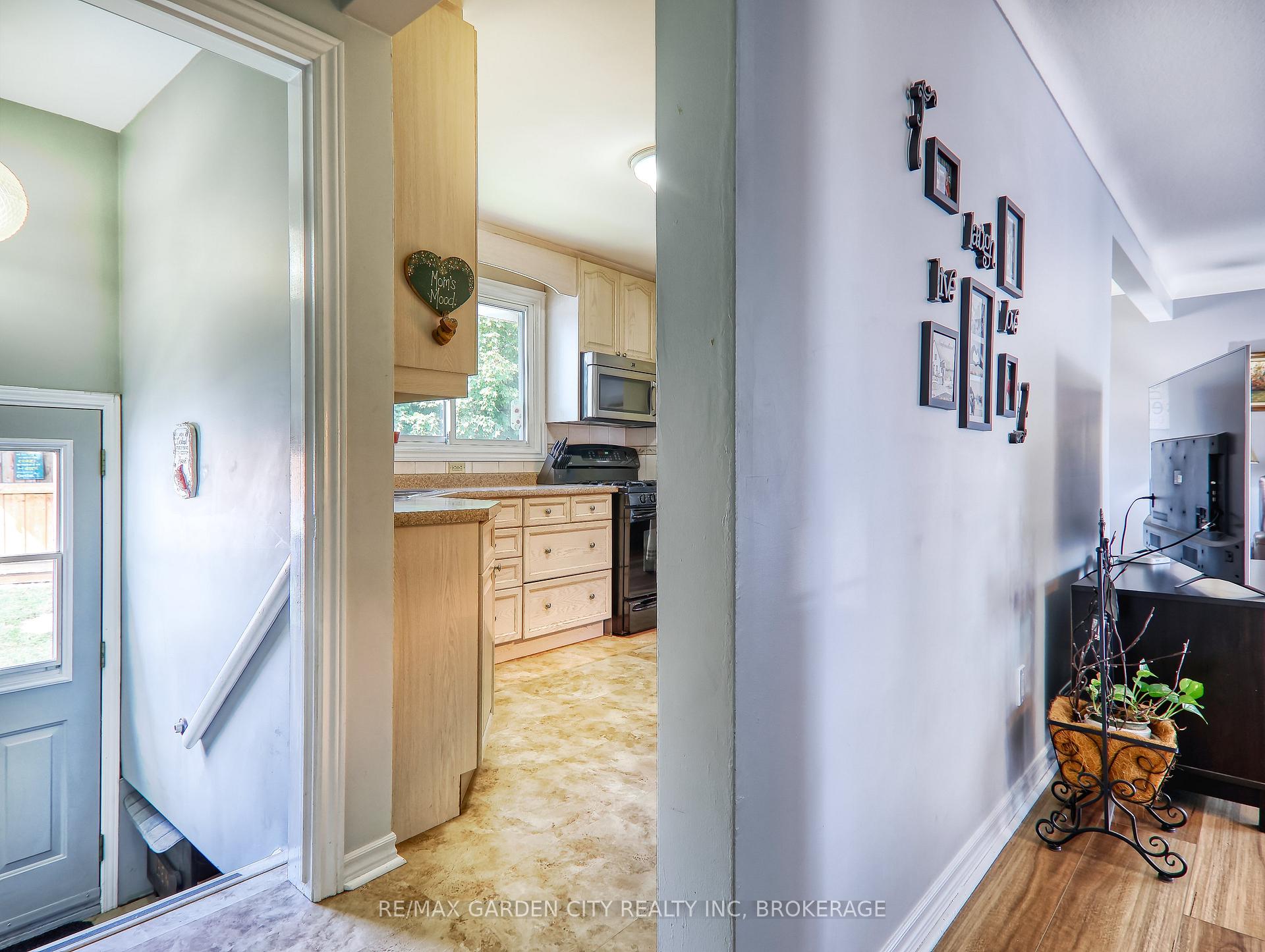 Photo 23 of 7 Chapman Court, St. Catharines, Carlton/Bunting — HOMEH