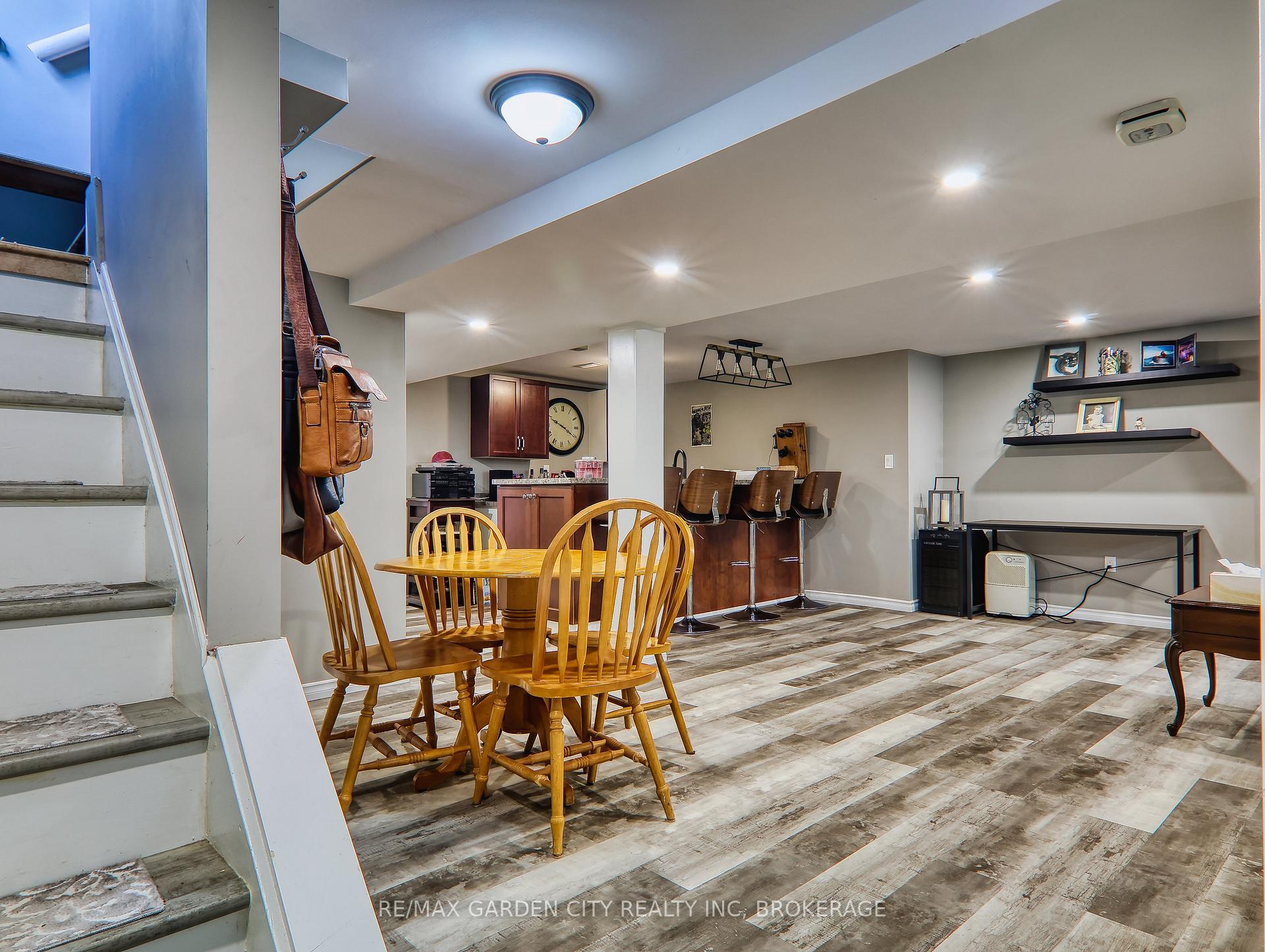 Photo 34 of 7 Chapman Court, St. Catharines, Carlton/Bunting — HOMEH