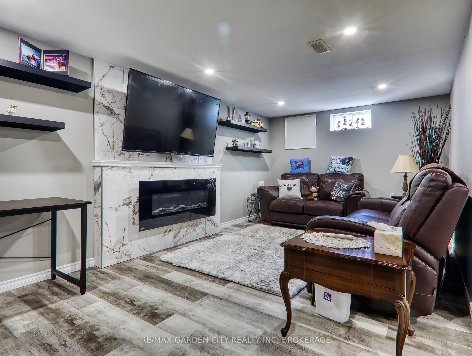 Photo 35 of 7 Chapman Court, St. Catharines, Carlton/Bunting — HOMEH