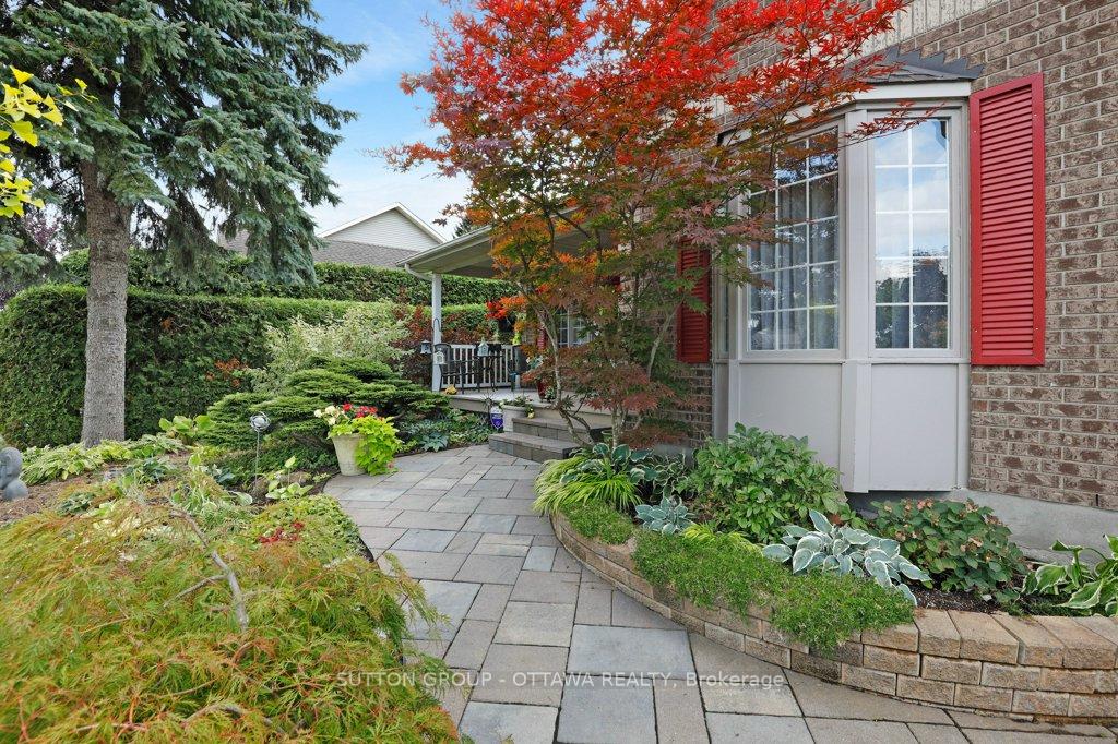 Photo 3 of 43 Forest Creek Drive, Ottawa, Stittsville (Central) — HOMEH