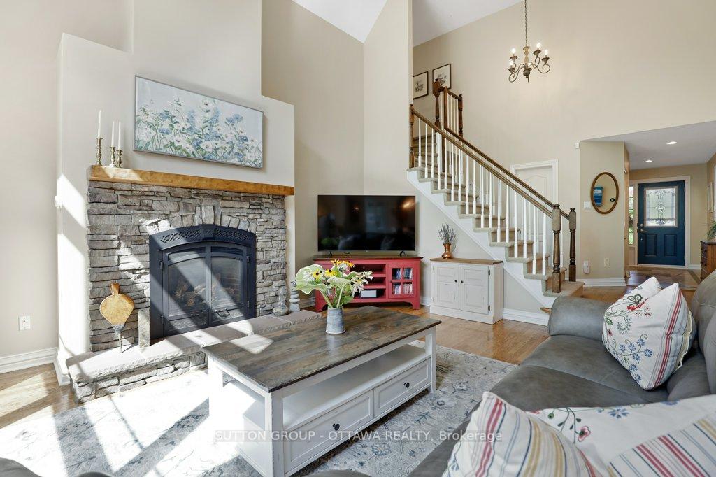 Photo 14 of 43 Forest Creek Drive, Ottawa, Stittsville (Central) — HOMEH