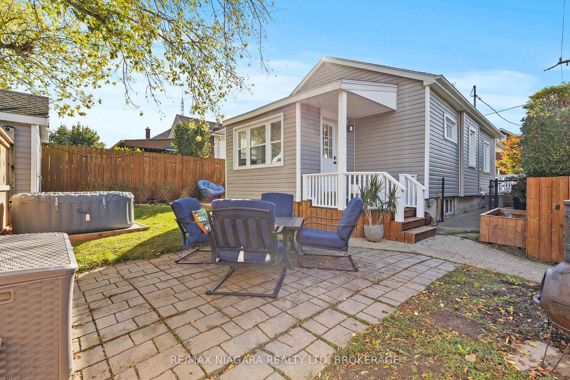 Photo 4 of 28 Chelsea Street, St. Catharines, E. Chester — HOMEH