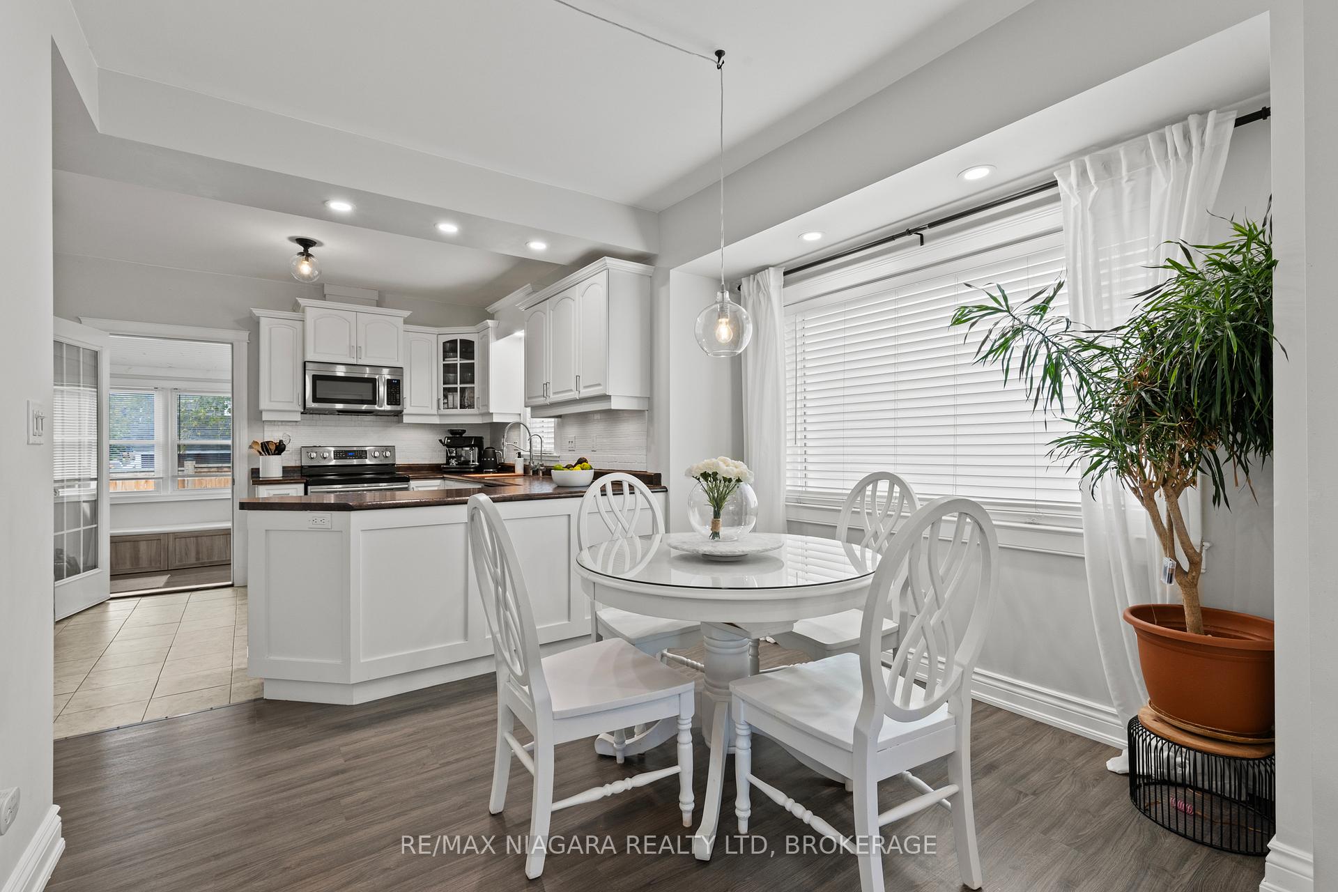 Photo 13 of 28 Chelsea Street, St. Catharines, E. Chester — HOMEH