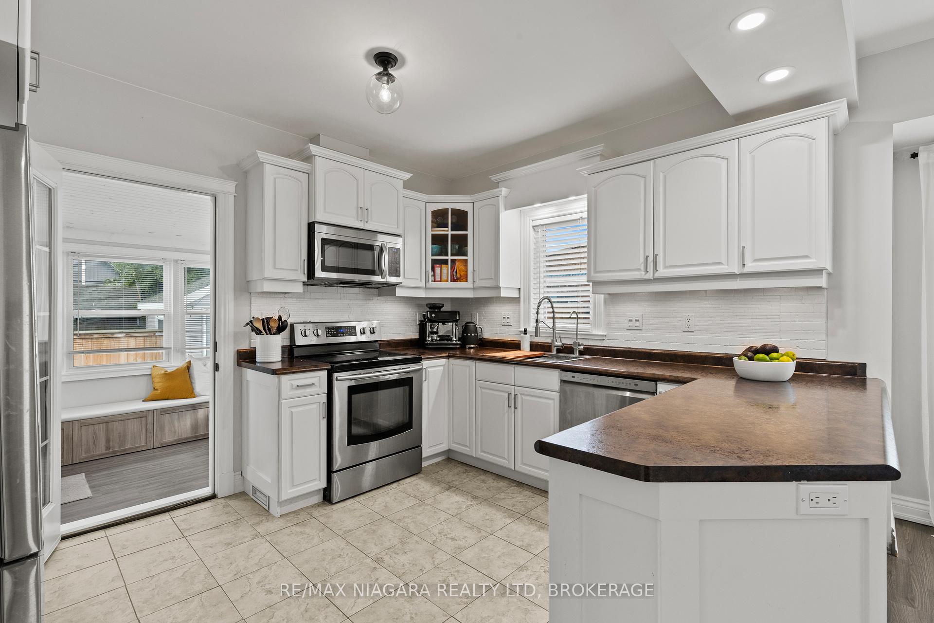 Photo 14 of 28 Chelsea Street, St. Catharines, E. Chester — HOMEH