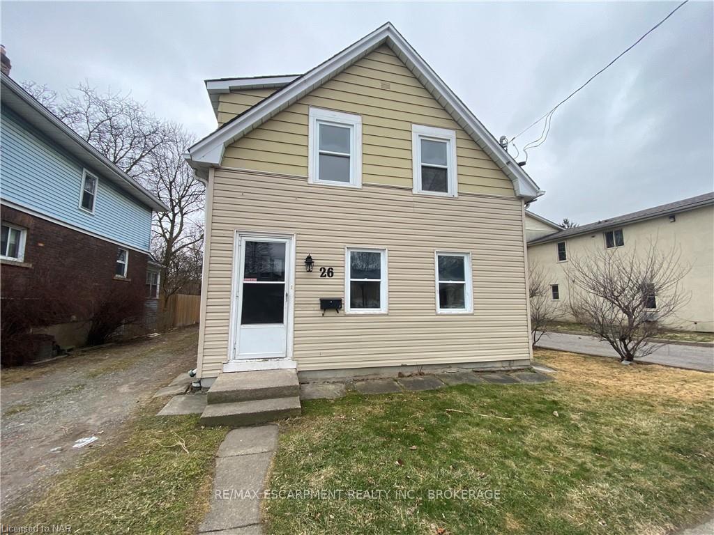 Front of Unit Upper, 26 Dacotah Street