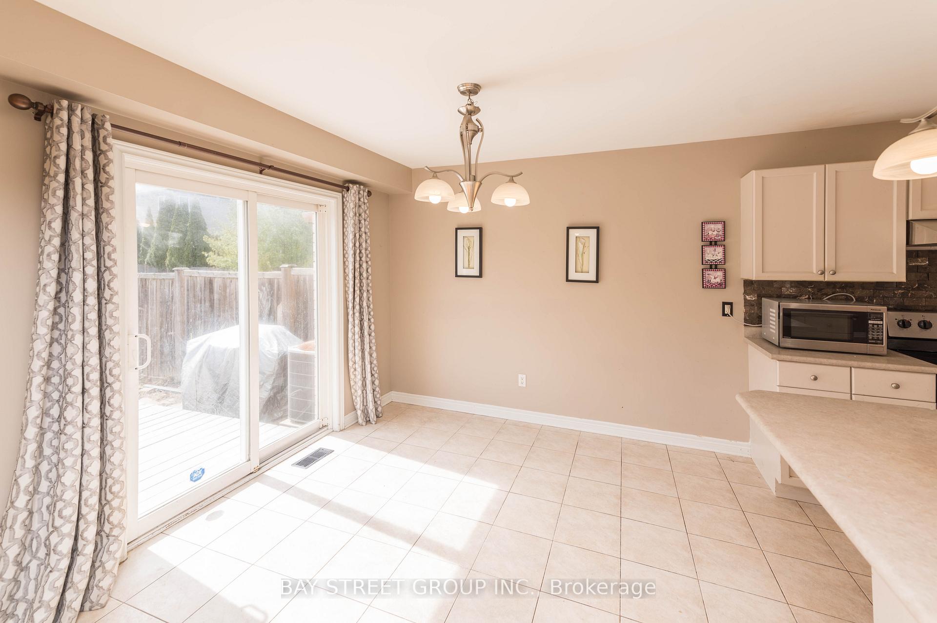 Photo 4 of 172 Mcbride Drive, St. Catharines, Rykert/Vansickle — HOMEH